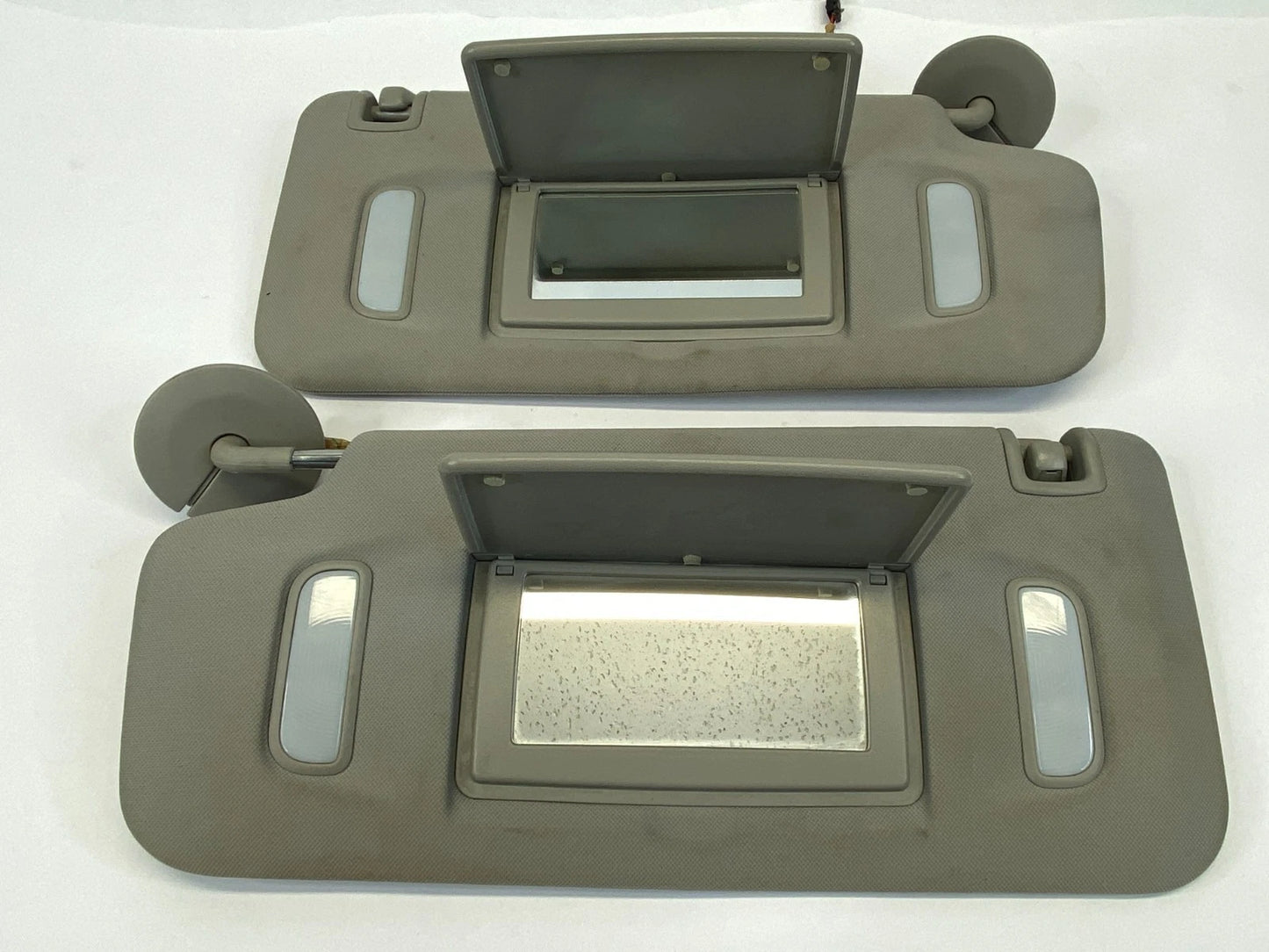 2009-2017 TRAVERSE 2008-2017 ENCLAVE LEFT AND RIGHT SUNVISOR SUN VISOR SET OEM