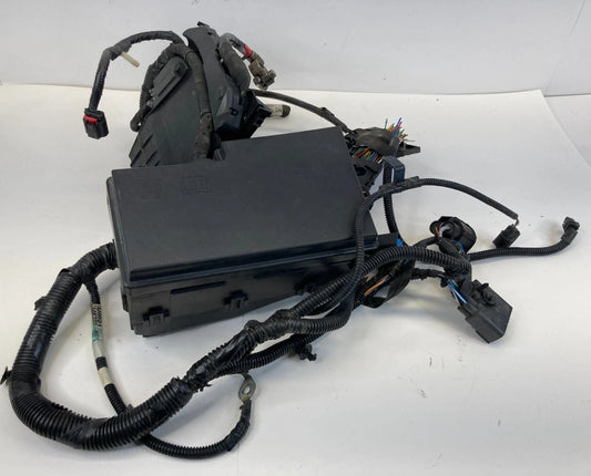 2012-2014 FORD FOCUS 2.0L ENGINE COMPARTMENT FUSE BOX JUNCTION RELAY MODULE OEM