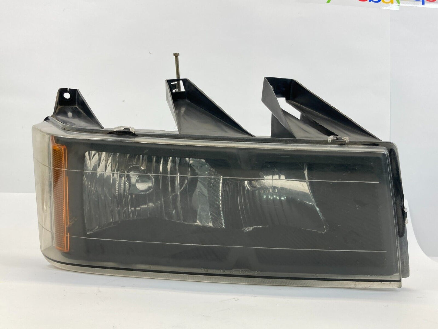 04-12 Chevy Colorado Front Right Side Headlight Headlamp Eagle Eyes GM325-B001R