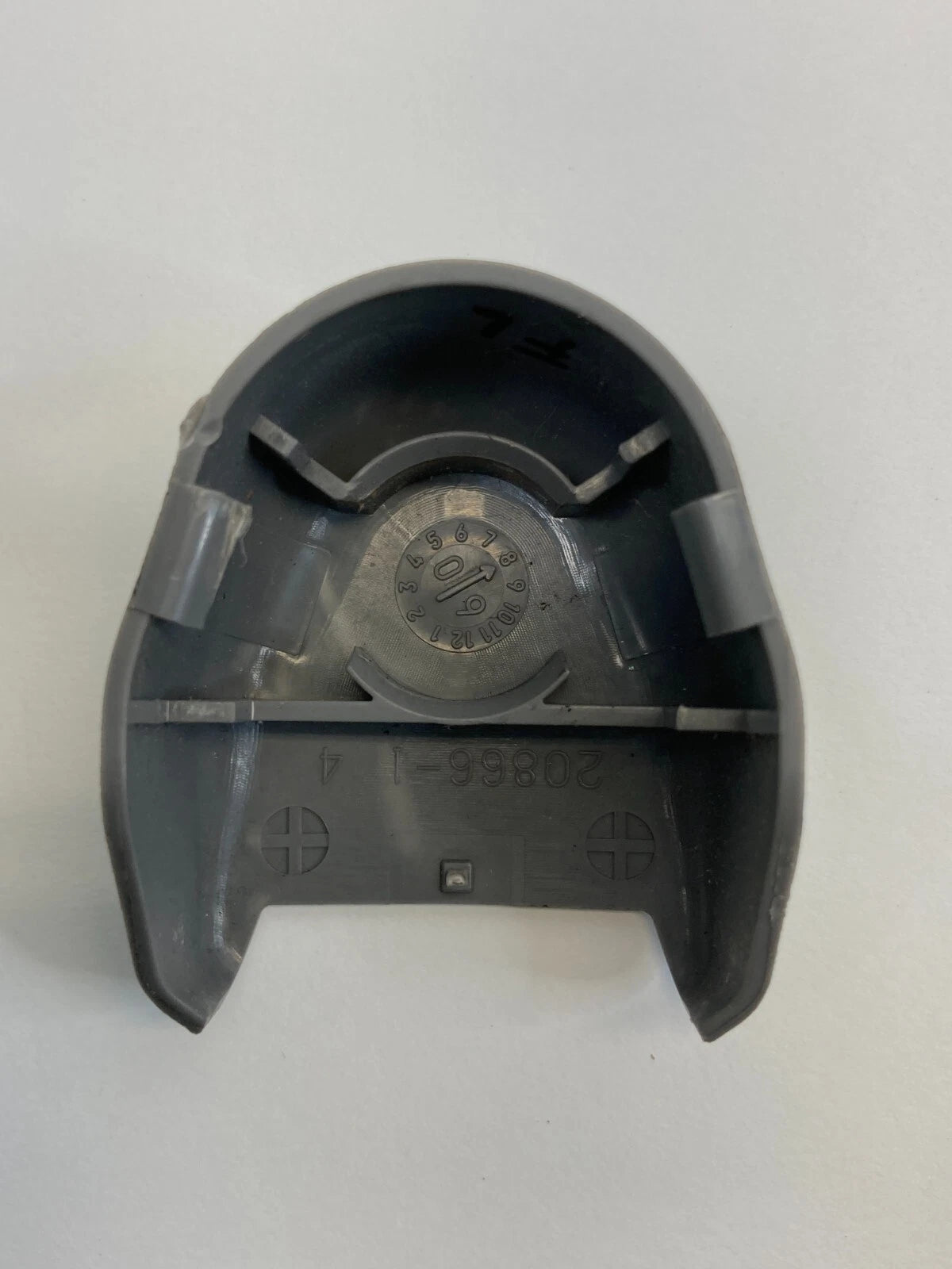 07-10 HYUNDAI ELANTRA FRONT LEFT DRIVER SEAT BELT ANCHOR LOWER COVER TRIM CAP
