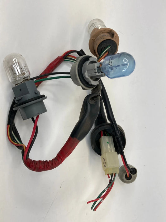 07-13 SUZUKI SX4 HATCHBACK REAR LEFT TAIL LIGHT LAMP WIRE WIRING HARNESS SOCKET