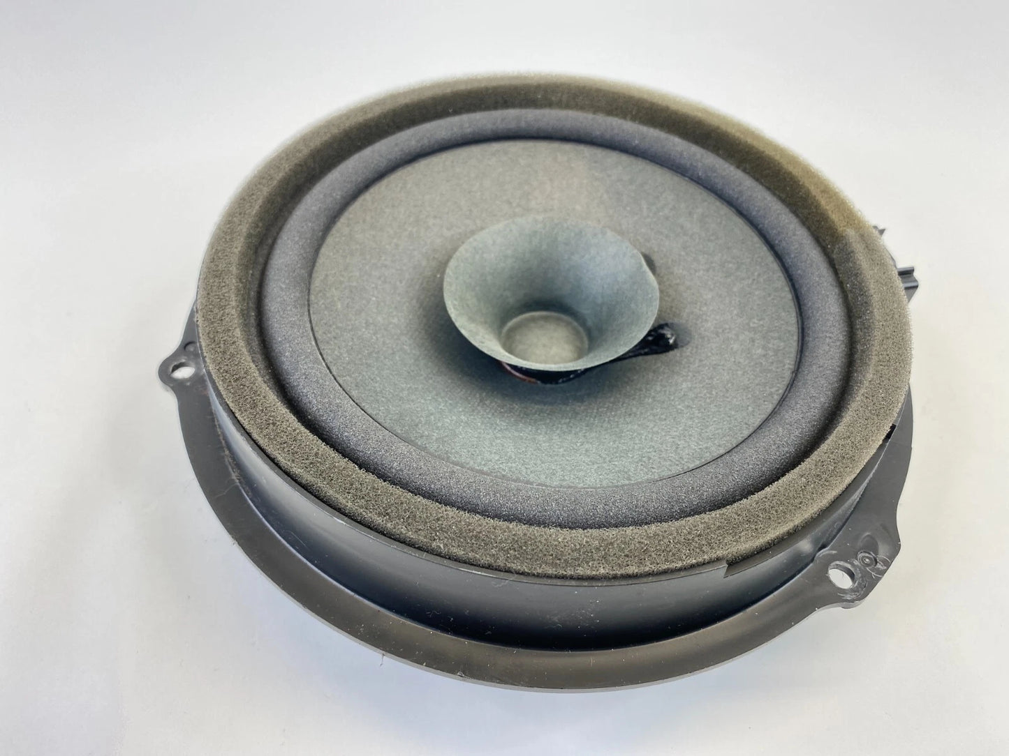 2011-2019 FORD FIESTA REAR RIGHT SIDE DOOR AUDIO SOUND SPEAKER 8A6T-18808-CC OEM