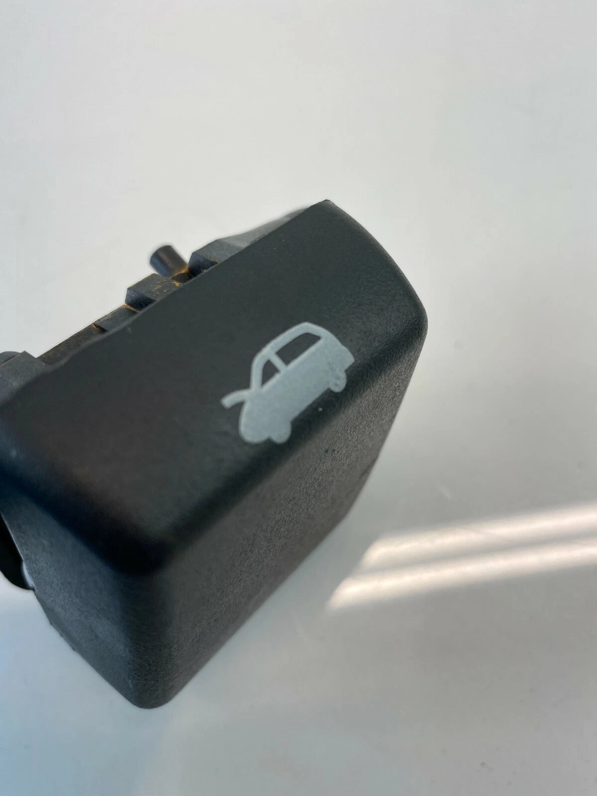 2008-2010 CHRYSLER TOWN & COUNTRY HOOD LATCH RELEASE HANDLE LEVER ASSEMBLY