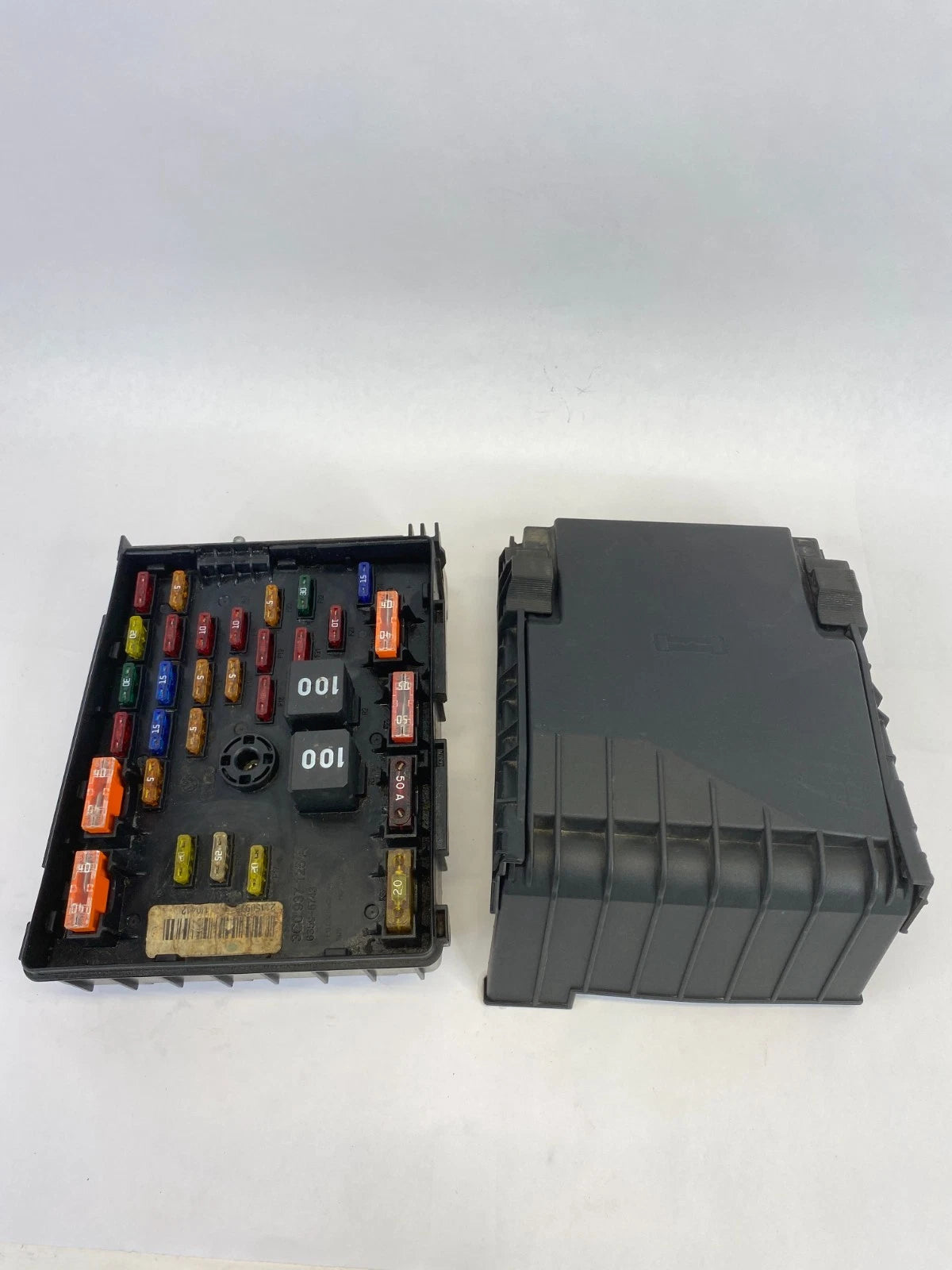 2009-2017 VW CC ENGINE UNDER HOOD FUSE BOX BLOCK RELAYS MODULE OEM 3C0937125A