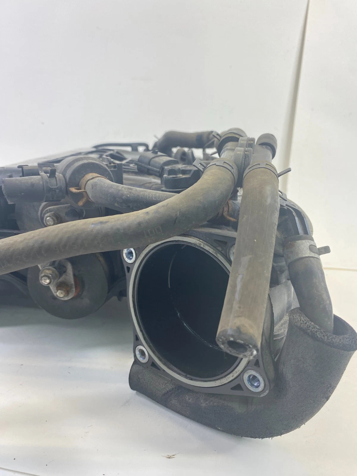 15 16 17 18 19 20 21 KIA SEDONA 3.3L V6 UPPER AIR INTAKE MANIFOLD ASSEMBLY OEM