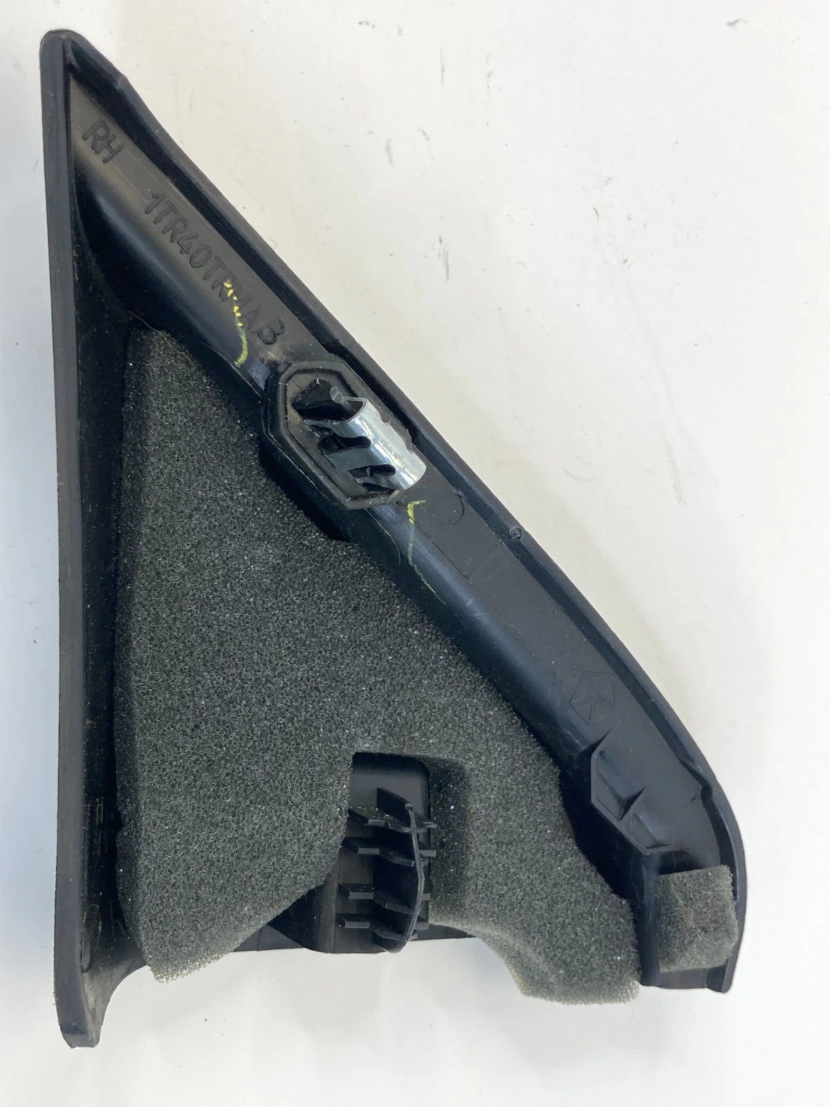 2013-2016 DODGE DART FRONT RIGHT INNER DOOR CORNER COVER TRIM 1TR40TRMAB OEM