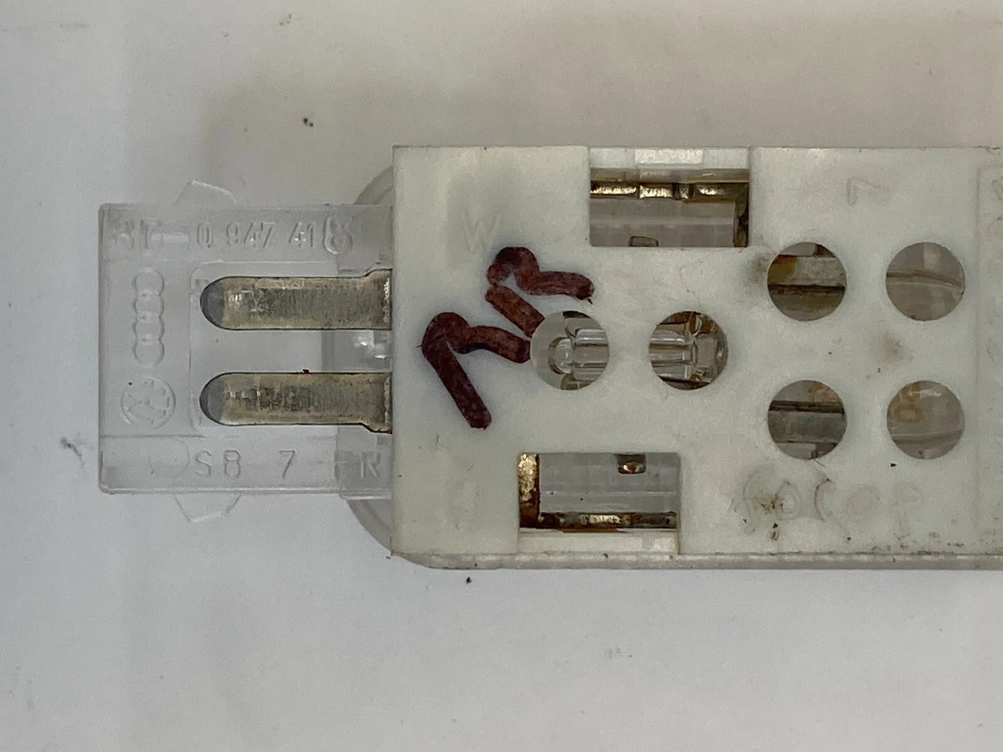 05-18 AUDI A6 QUATTRO REAR RIGHT DOOR PANEL COURTESY LAMP LIGHT 8D0-947-41 OEM