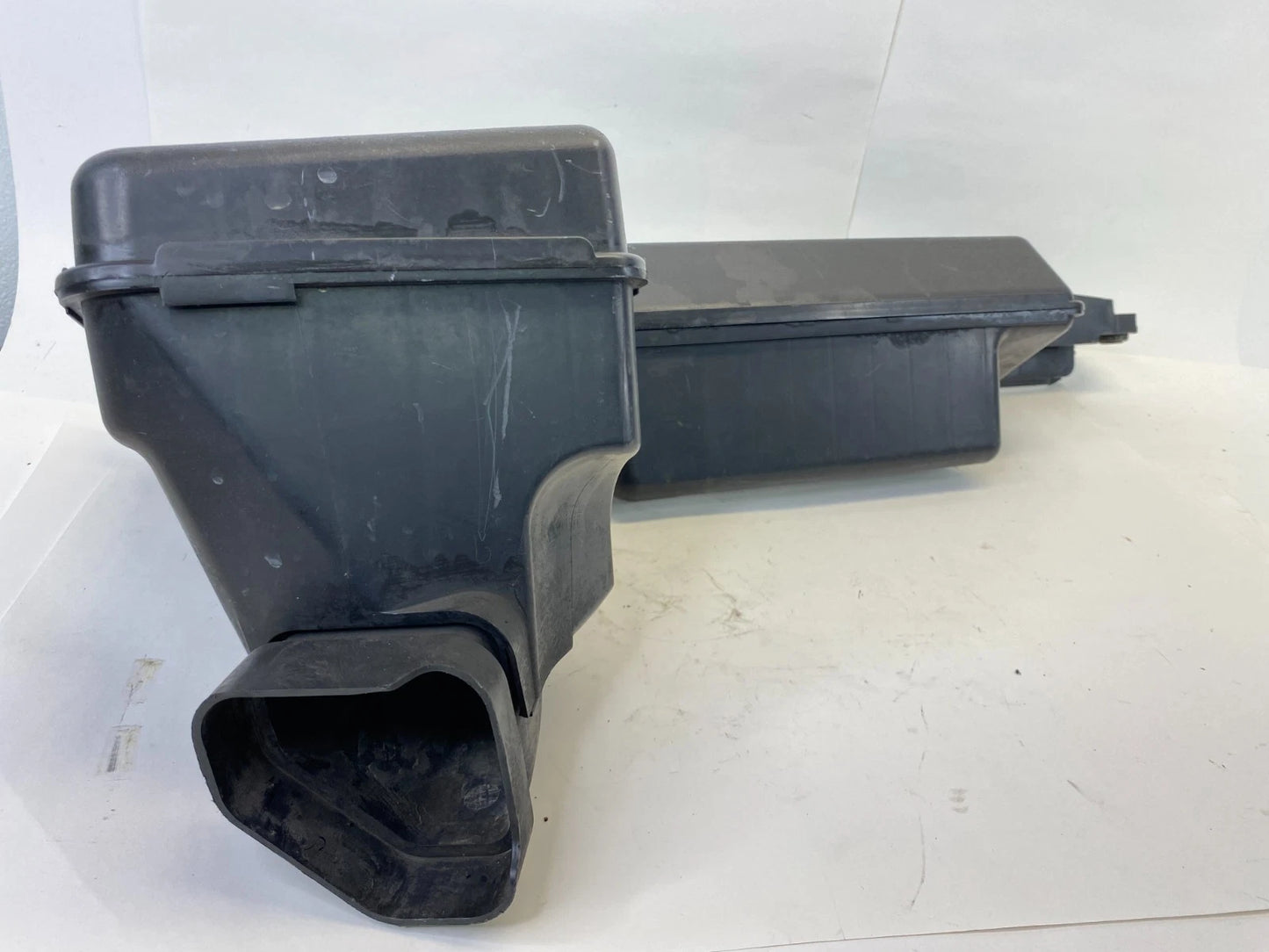 2013-2016 NISSAN PATHFINDER 3.5L UPPER AIR INTAKE FILTER BOX AIR DUCT INLET OEM