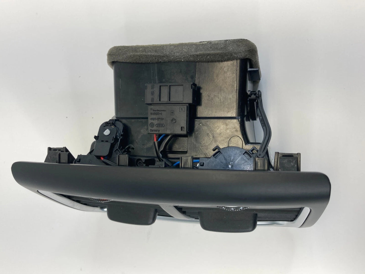 2013-2016 AUDI A4 REAR CENTER CONSOLE A/C HEATER DUAL AIR VENT DUCT OUTLET OEM