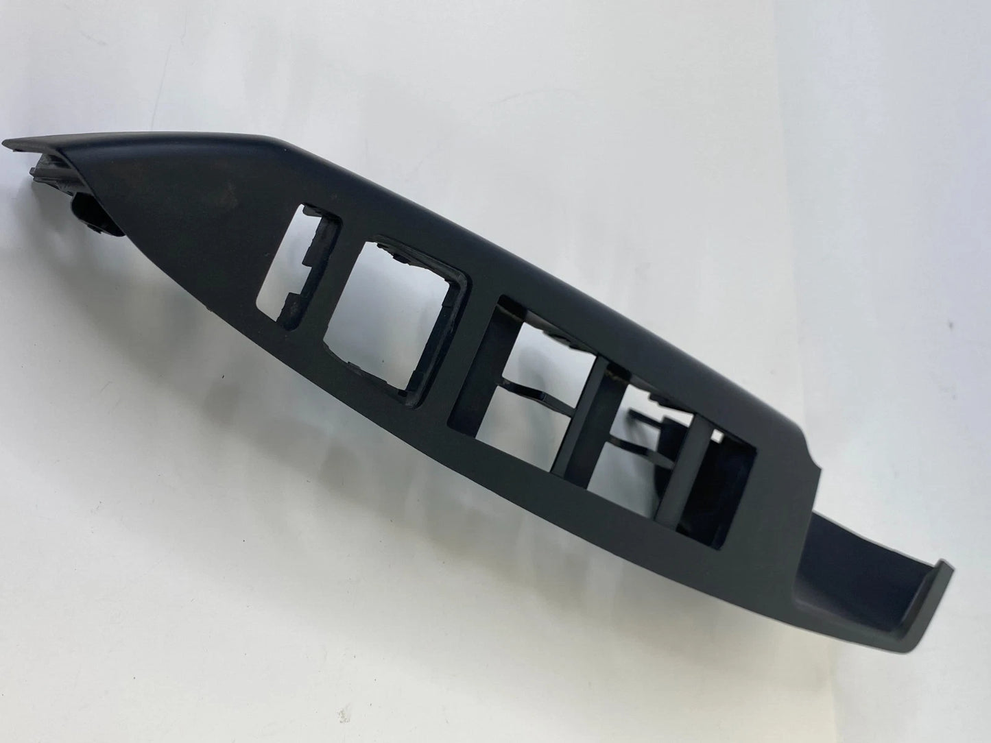 2012-2015 CHEVROLET CAPTIVA SPORT FRONT LEFT POWER WINDOW SWITCH TRIM BEZEL OEM