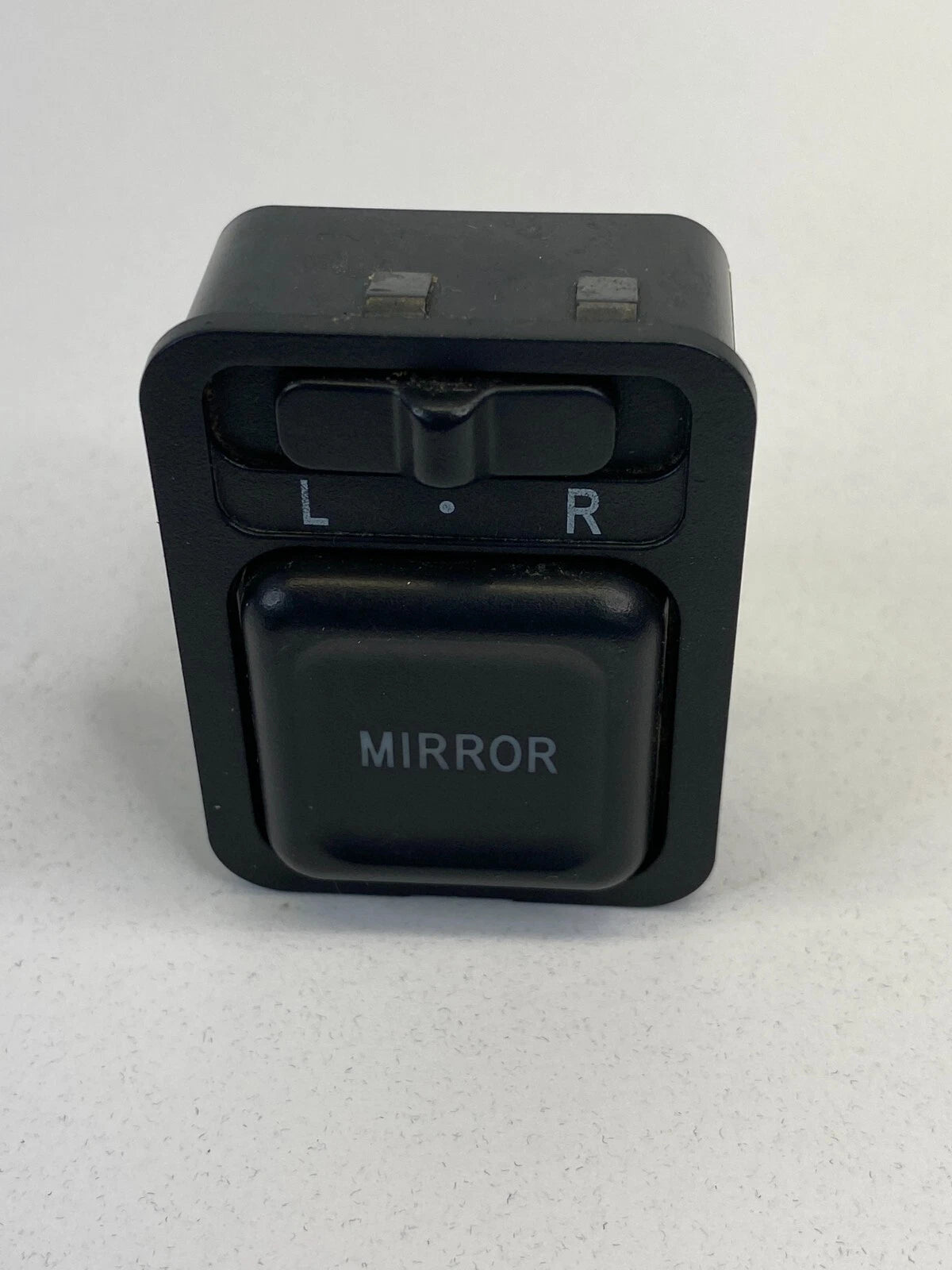 2003 2004 2005 HONDA PILOT FRONT LEFT DRIVER POWER MIRROR CONTROL BUTTON SWITCH