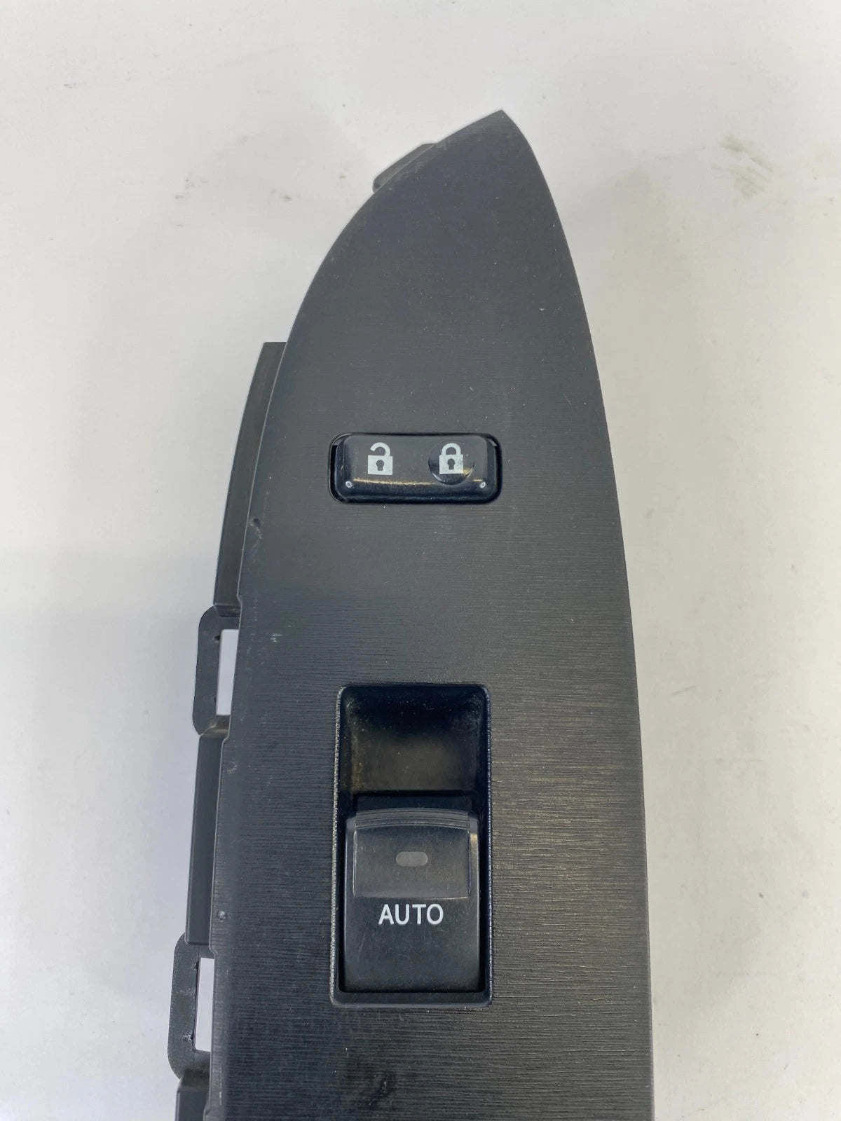 10-15 TOYOTA PRIUS FRONT RIGHT PASSEGER WINDOW SWITCH BEZEL TRIM 74231-47120 OEM