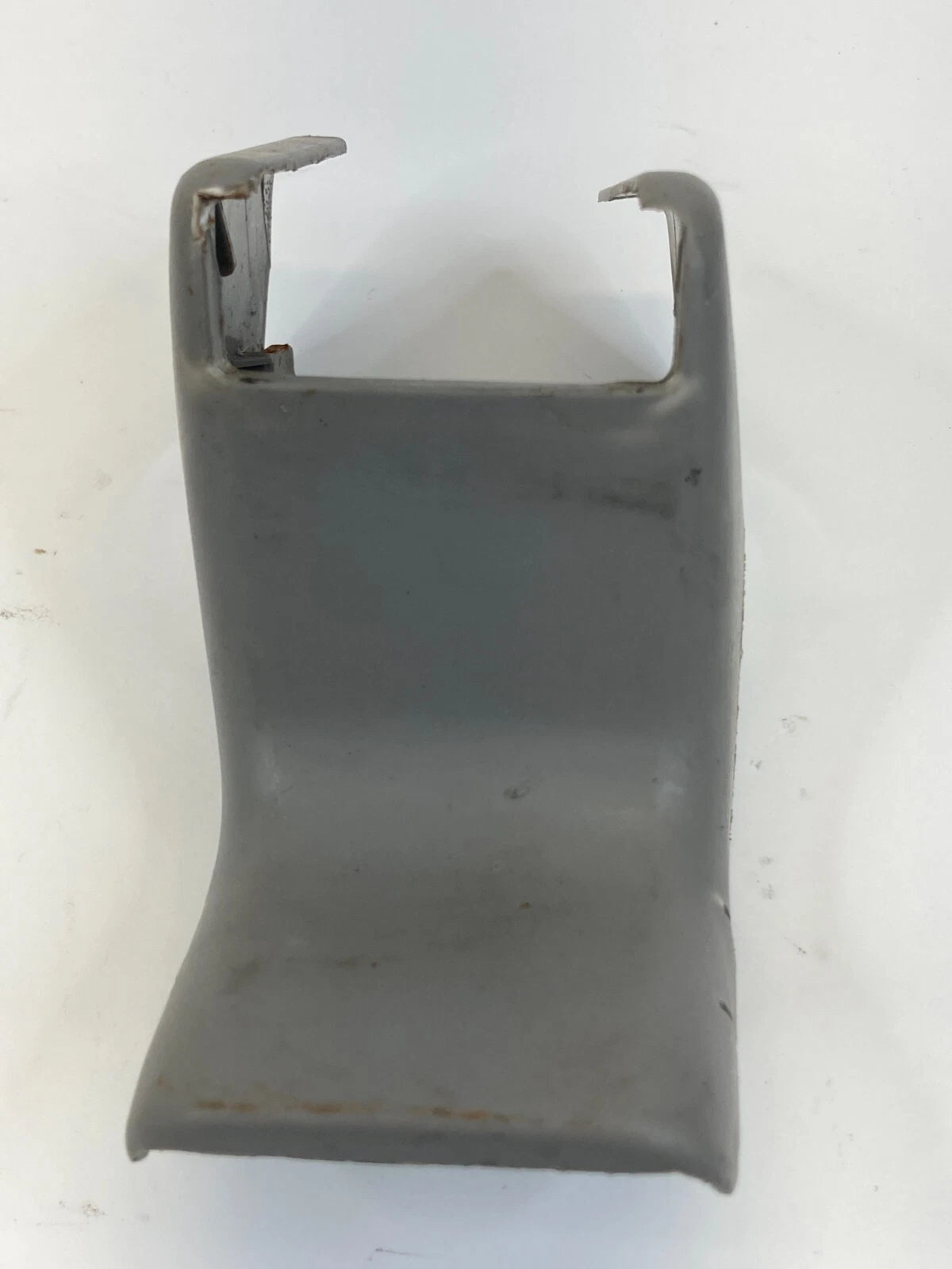 04-07 TOYOTA HIGHLANDER FRONT LEFT SEAT TRACK OUTER COVER TRIM CAP 72137-48040