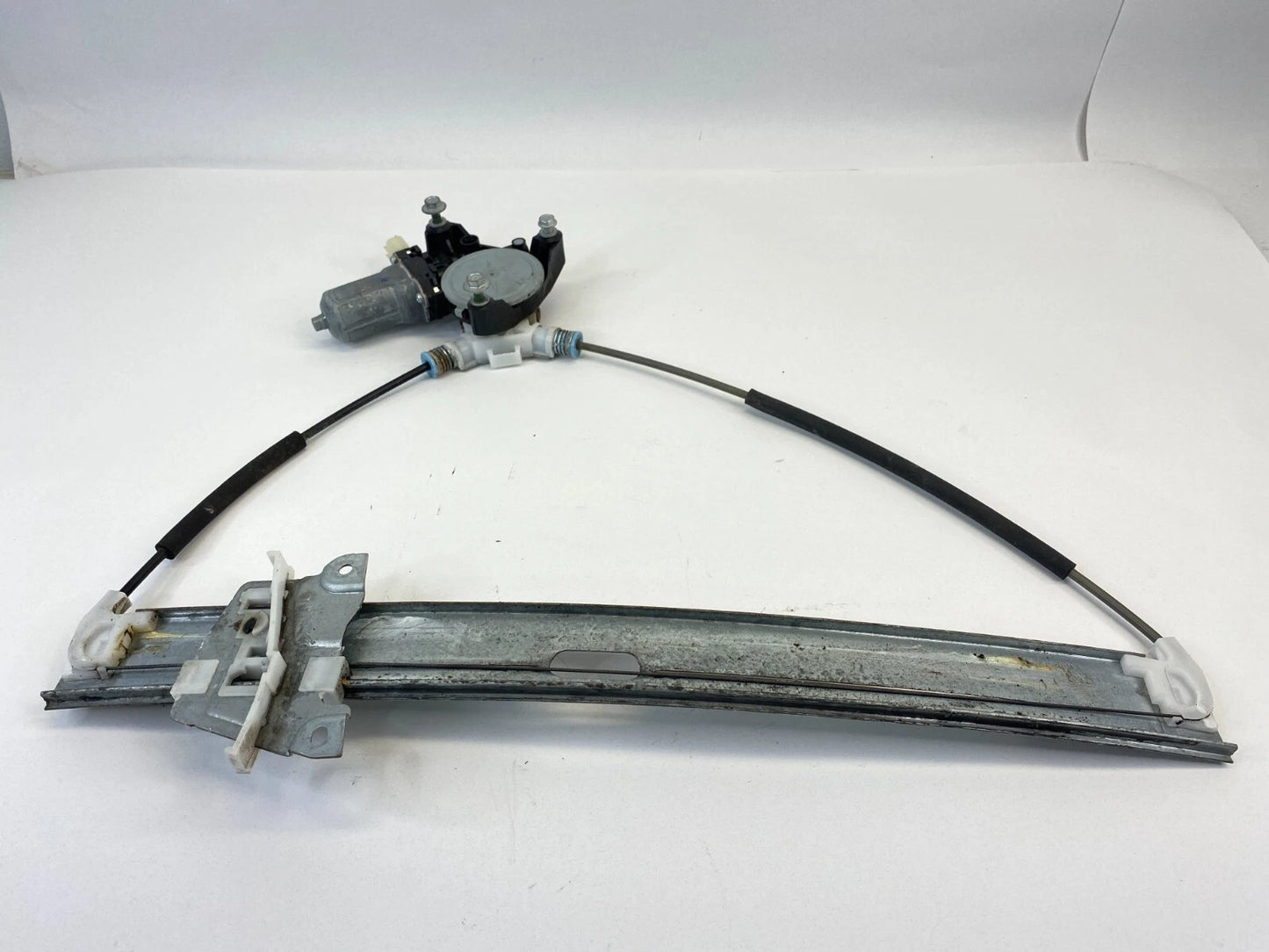 2008-2011 MERCURY MARINER FRONT LEFT DRIVER SIDE DOOR WINDOW REGULATOR W/ MOTOR