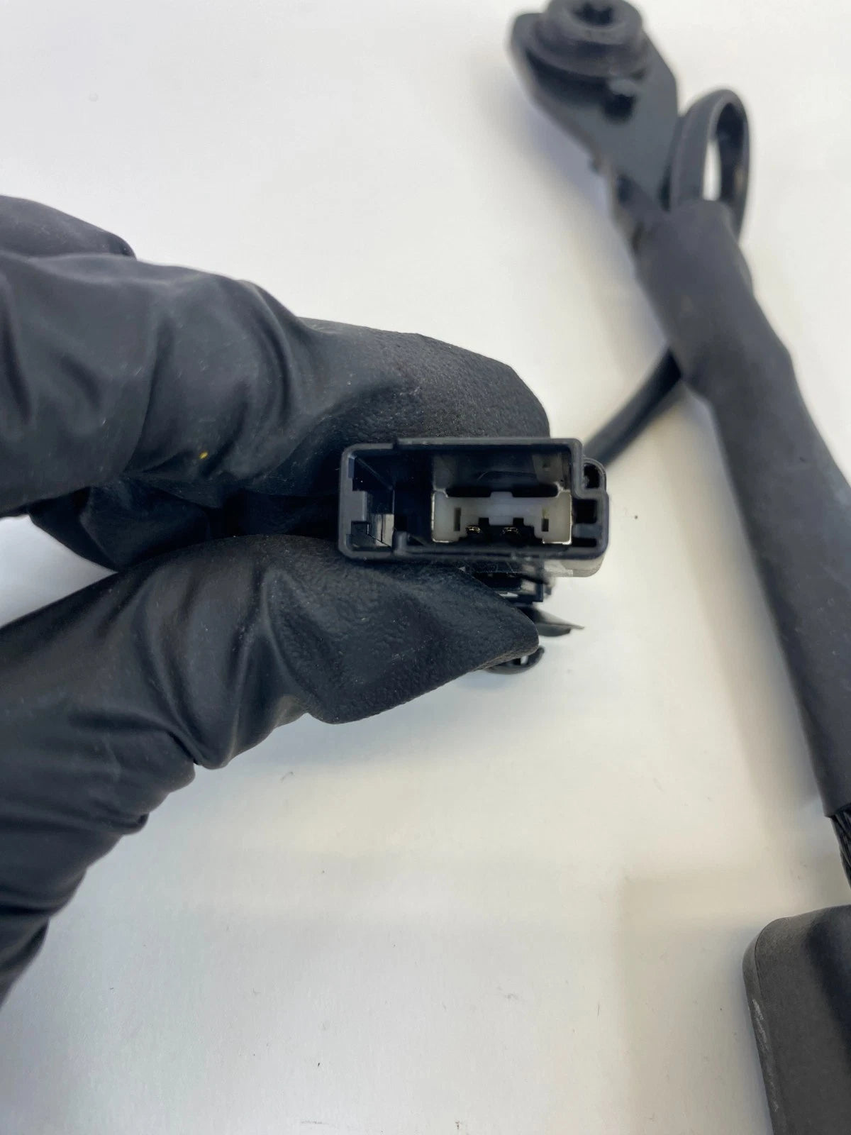 2010-2013 Buick LaCrosse Front Right Passenger Seat Belt Buckle 20912133 OEM