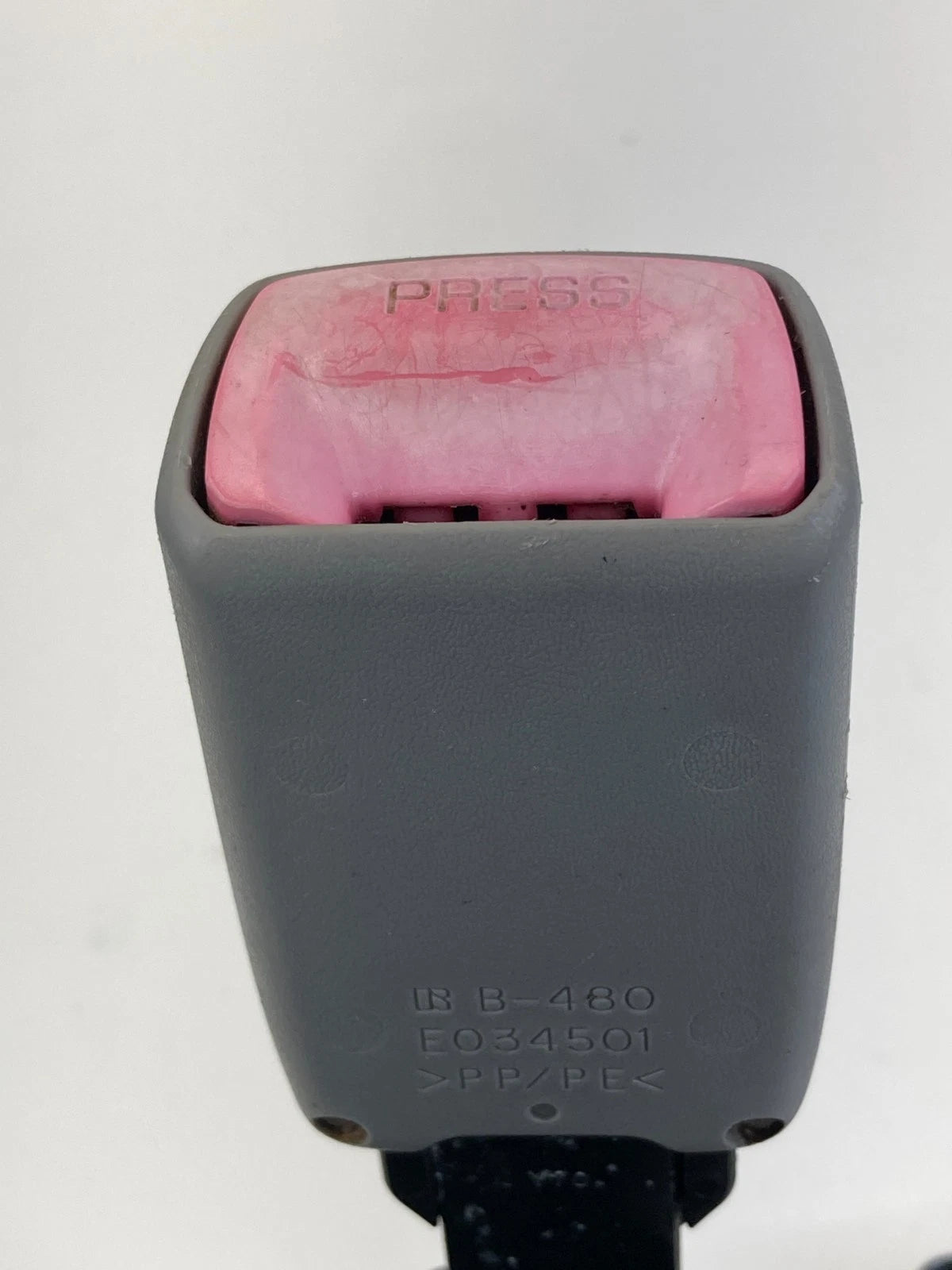 2008-2010 TOYOTA HIGHLANDER FRONT RIGHT SEAT BELT BUCKLE RECEIVER ASSEMBLY OEM