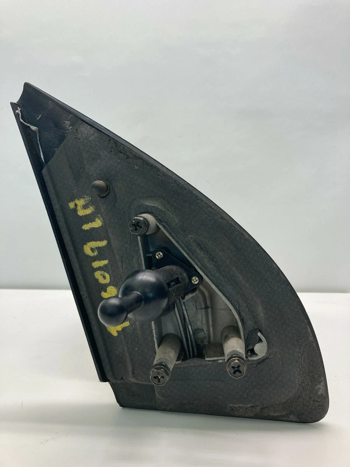 2004 2005 CHEVROLET AVEO LEFT DRIVER SIDE VIEW MANUAL DOOR MIRROR YELLOW LH OEM
