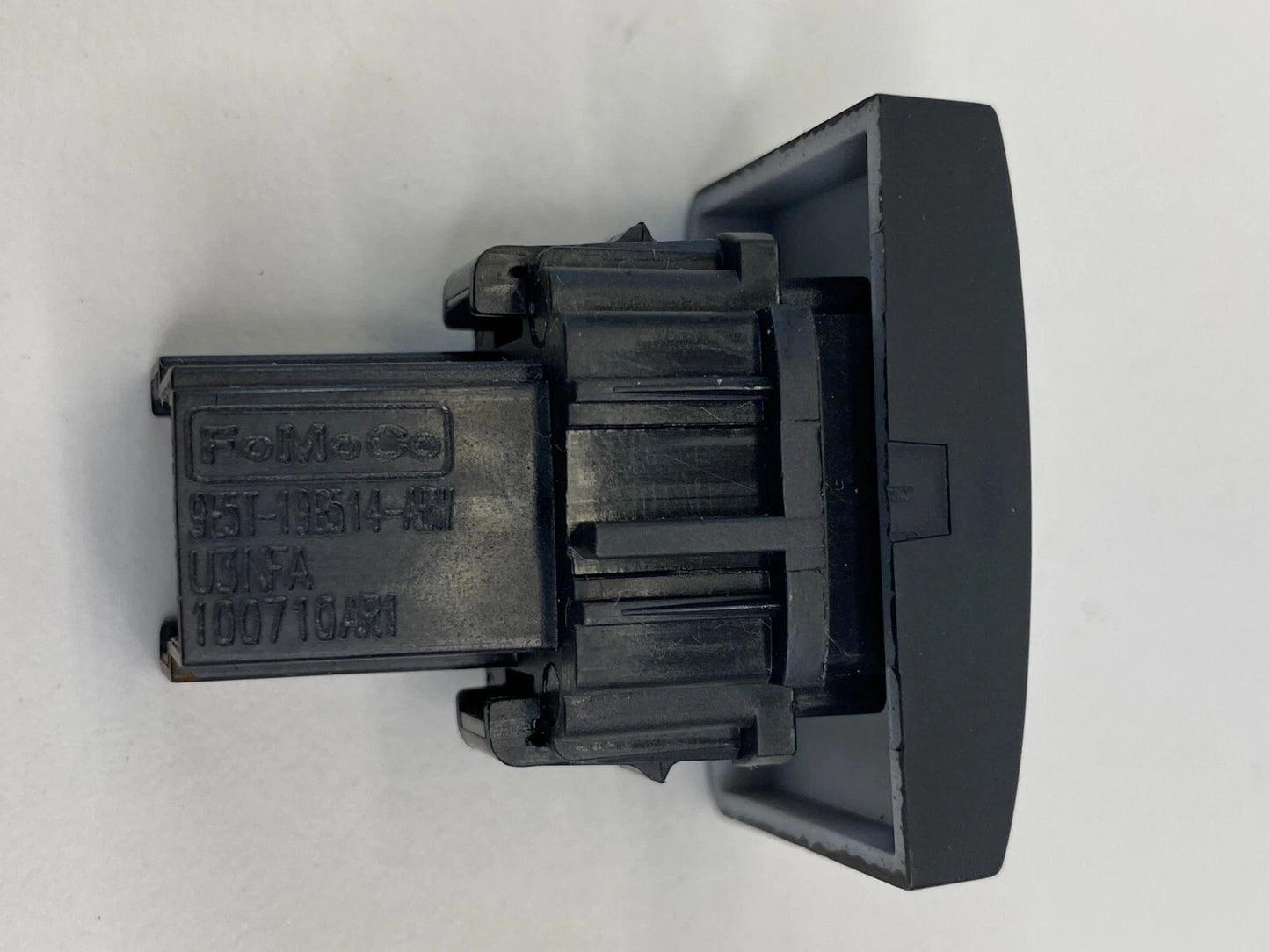 2010-2012 FORD FUSION TRUNK LID OPEN RELEASE CONTROL SWITCH 9E5T-19B514ABW OEM