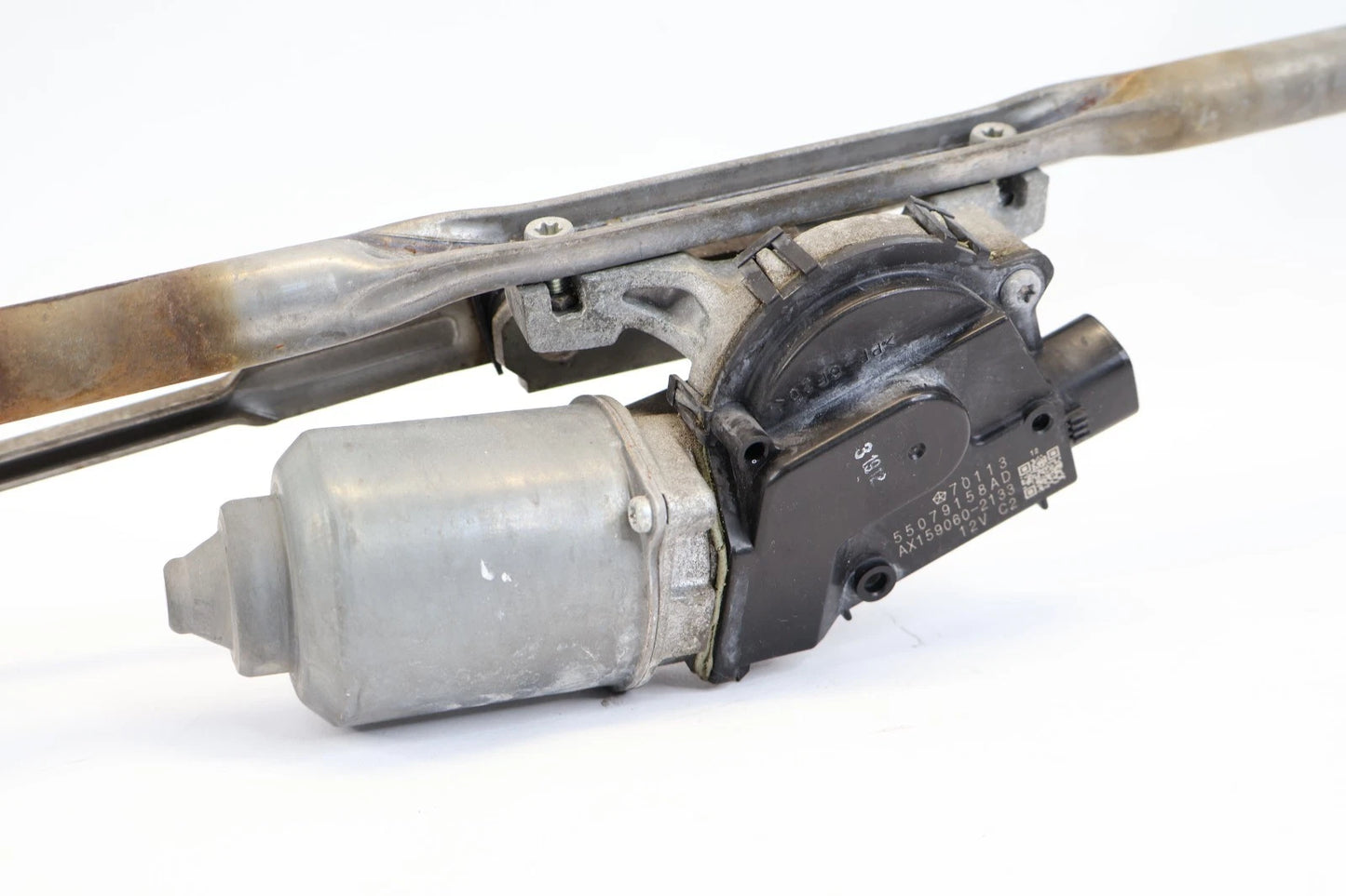 2011-2013 JEEP GRAND CHEROKEE WINDSHIELD WIPER MOTOR W/ LINKAGE 55079158AD OEM