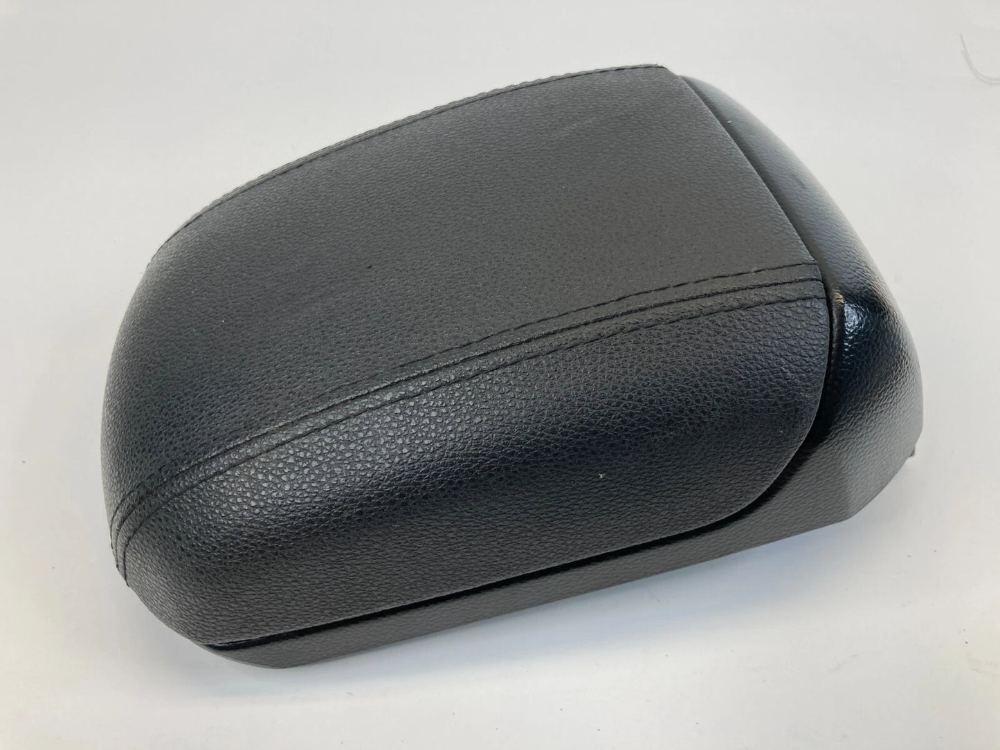 2011-2016 CHEVROLET CRUZE CENTER CONSOLE ARMREST TOP LID COVER ASSEMBLY OEM