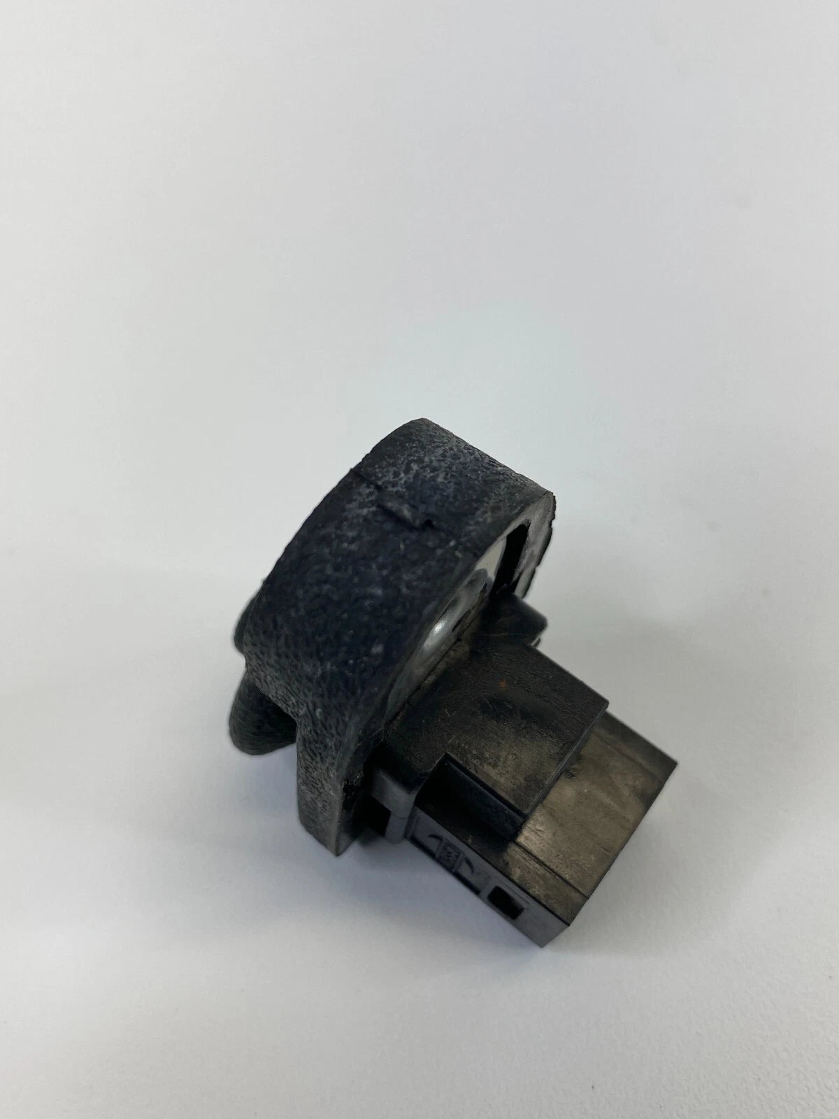 2003-2008 INFINITI G35 SEDAN FRONT LEFT DOOR AJAR JAMB LIGHT LAMP SWITCH BUTTON