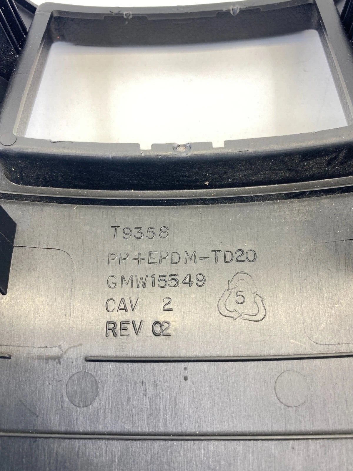 2011-2016 CHEVROLET CRUZE REAR CENTER CONSOLE COVER TRIM PANEL ASSY GMW15549 OEM