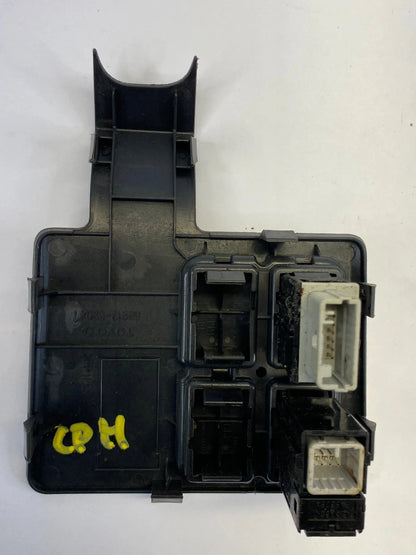 2007-2011 TOYOTA YARIS HATCHBACK CONSOLE DOOR LOCK SWITCH & AUX CONNECTOR PANEL