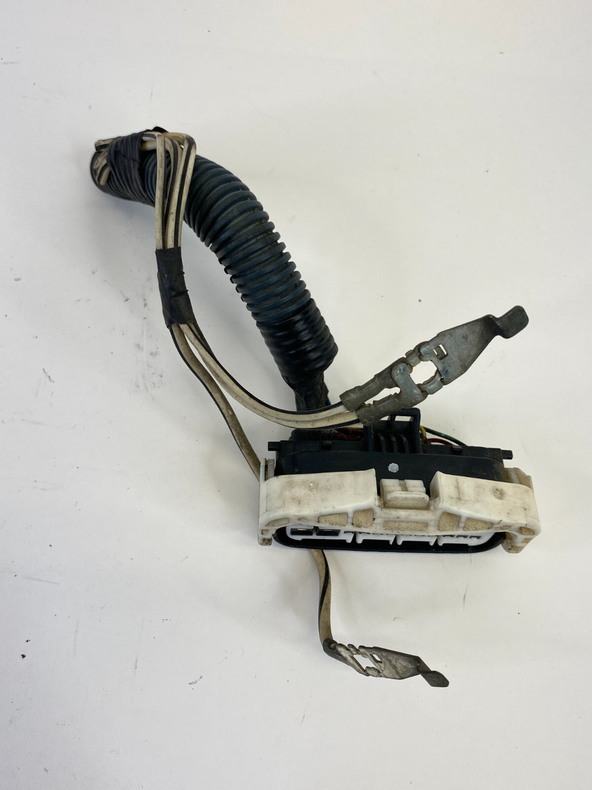 2002 2003 Lexus ES300 3.0L FWD ABS Anti Lock Brake Pump Connector Plug OEM