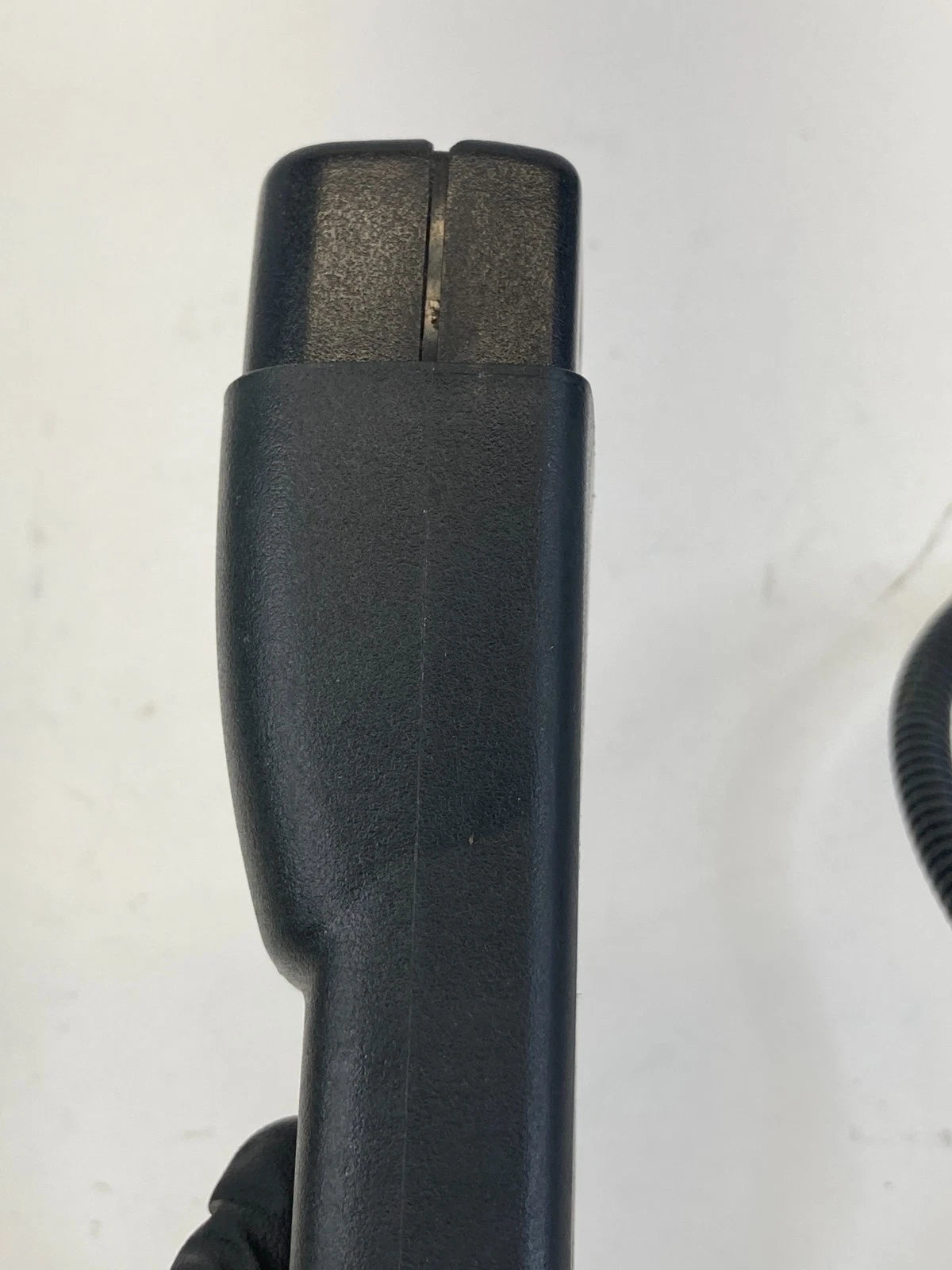 07 08 09 10 11 12 13 14 GMC Yukon Front Left Driver Side Seat Belt Buckle OEM