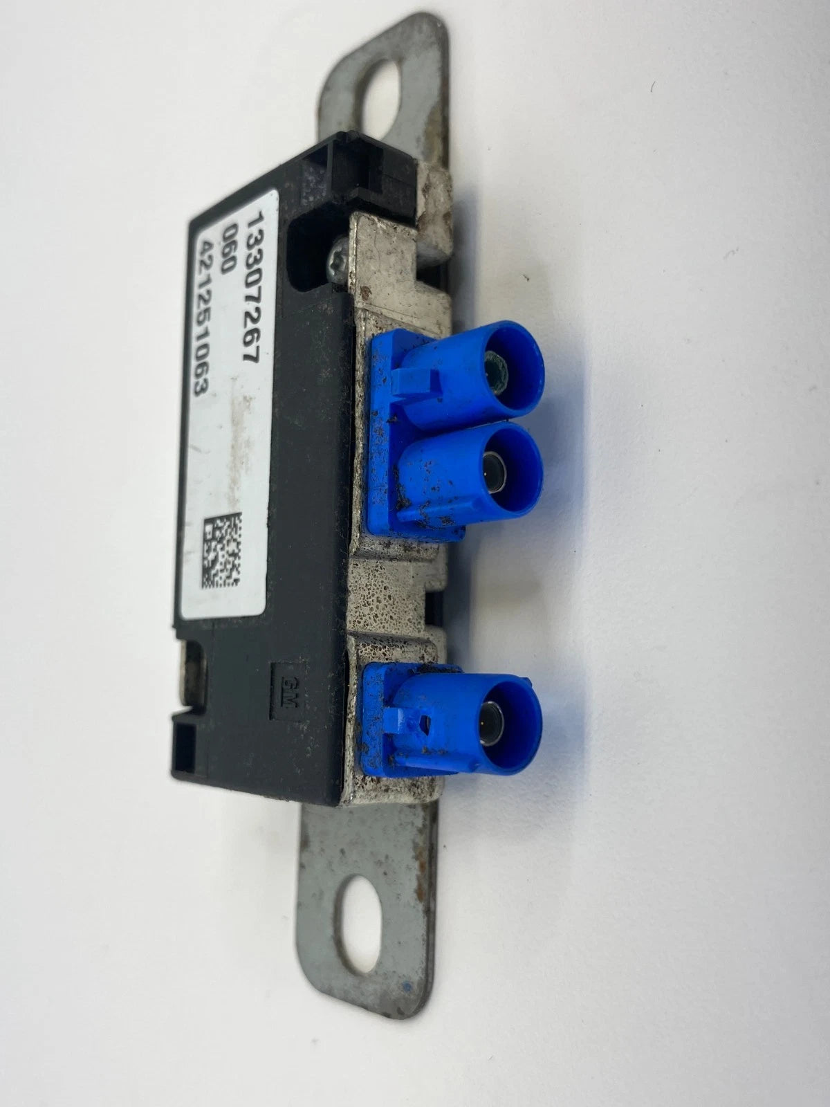 2010 CADILLAC SRX NAVIGATION SIGNAL SPLITTER GPS CONTROL MODULE 13307267 OEM