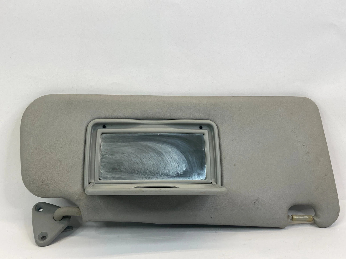 2007-2013 MITSUBISHI OUTLANDER ROOF RIGHT PASSENGER SUNVISOR SUN VISOR SHADE OEM