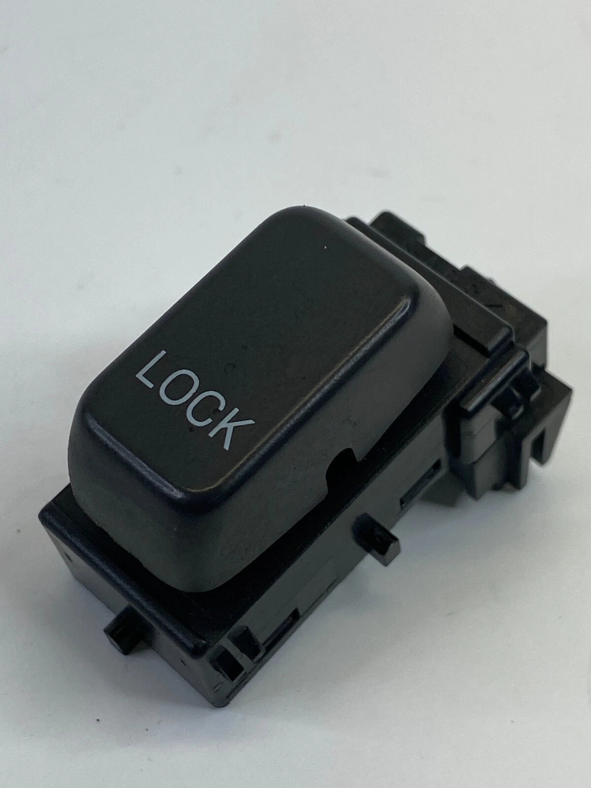 2000-2005 CADILLAC DEVILLE REAR LEFT SIDE DOOR LOCK SWITCH ASSEMBLY 25664000 OEM