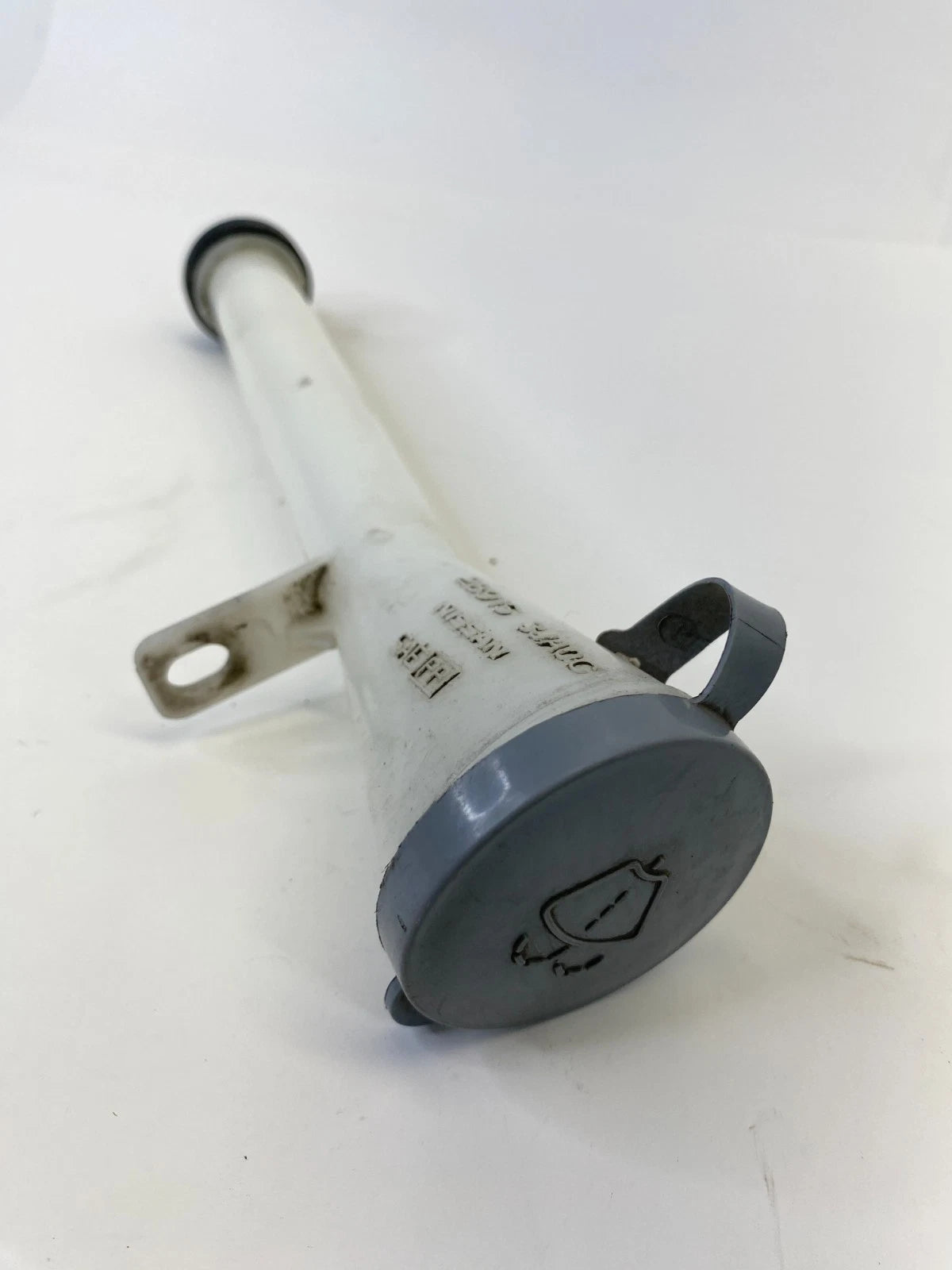 2013-2020 NISSAN PATHFINDER WINDSHIELD WASHER RESERVOIR FILLER NECK RESERVOIR