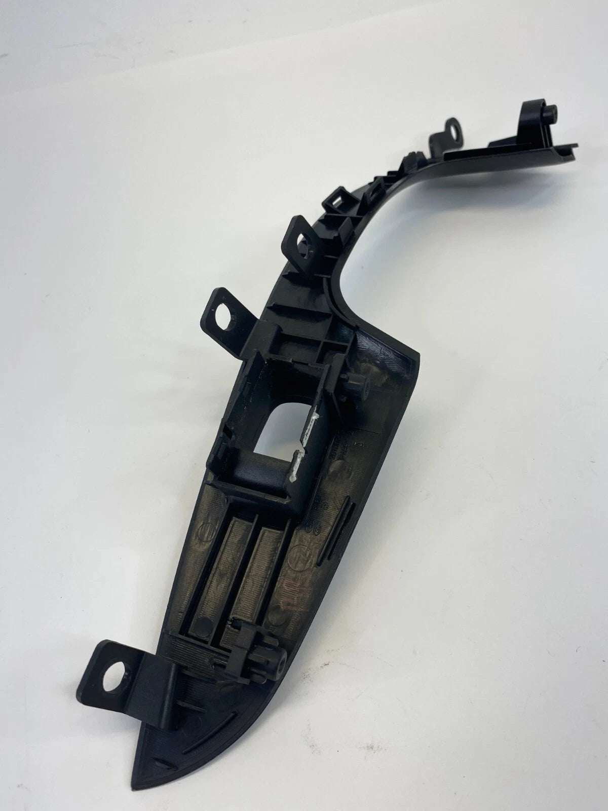 11-13 HYUNDAI ELANTRA SEDAN REAR RIGHT WINDOW SWITCH BEZEL TRIM 201007574 OEM