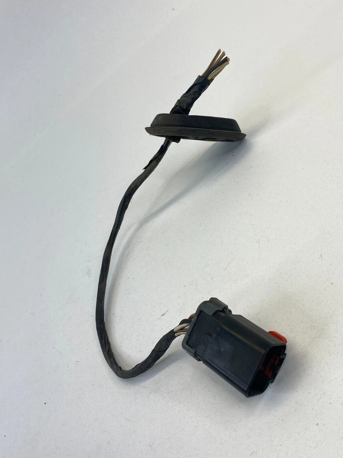 2003 DODGE GRAND CARAVAN RIGHT TAILLIGHT WIRE WIRING HARNESS CONNECTOR 7035-2356