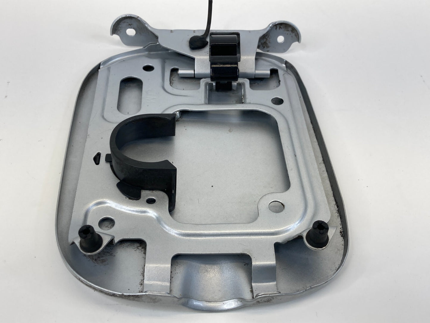 08 09 10 11 12 13 Nissan Rogue 2.5L 16V Fuel Filler Door Gas Lid Top Cover OEM