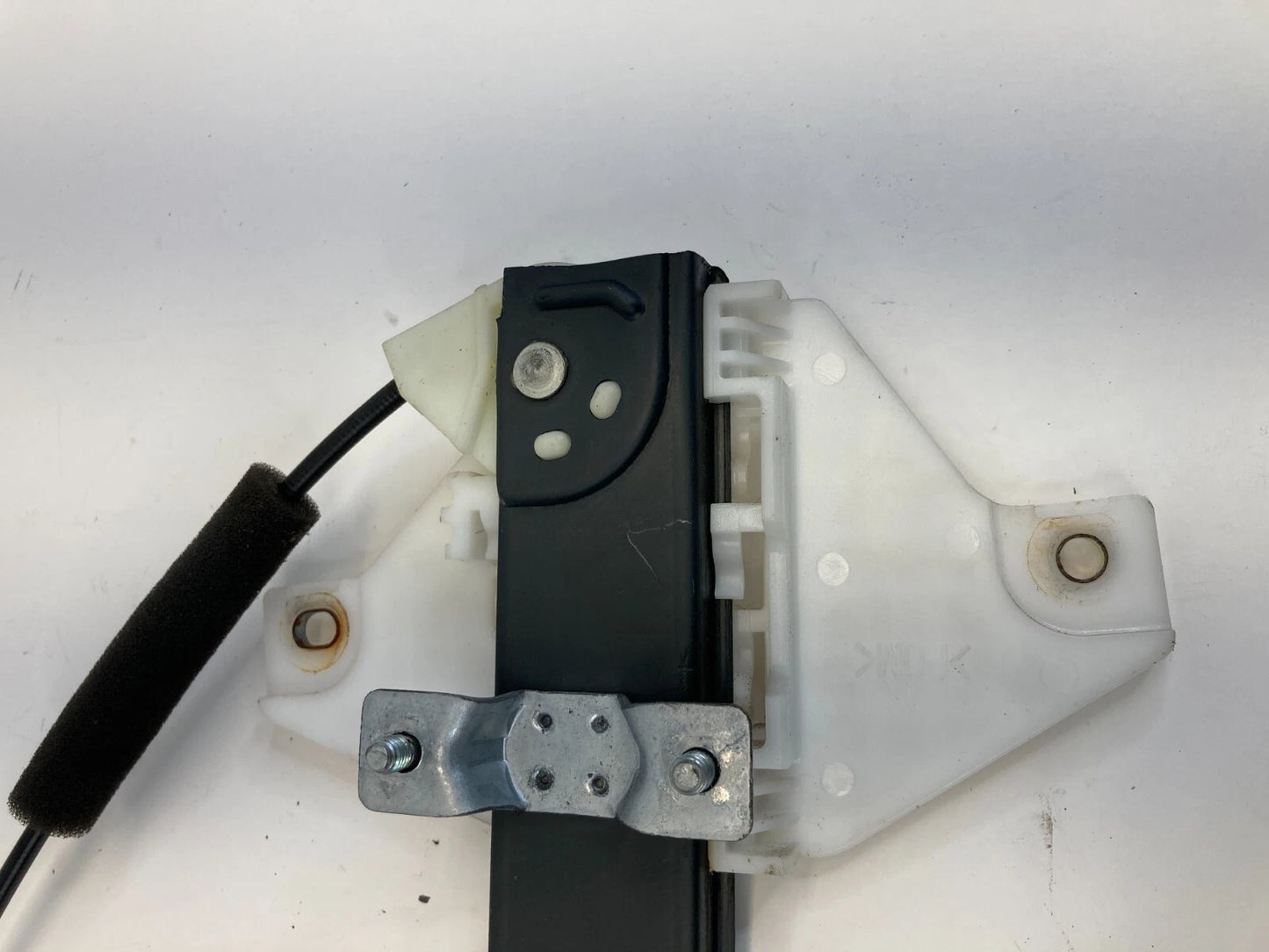 2008-2010 SATURN VUE REAR RIGHT DOOR POWER WINDOW REGULATOR W/ MOTOR OEM