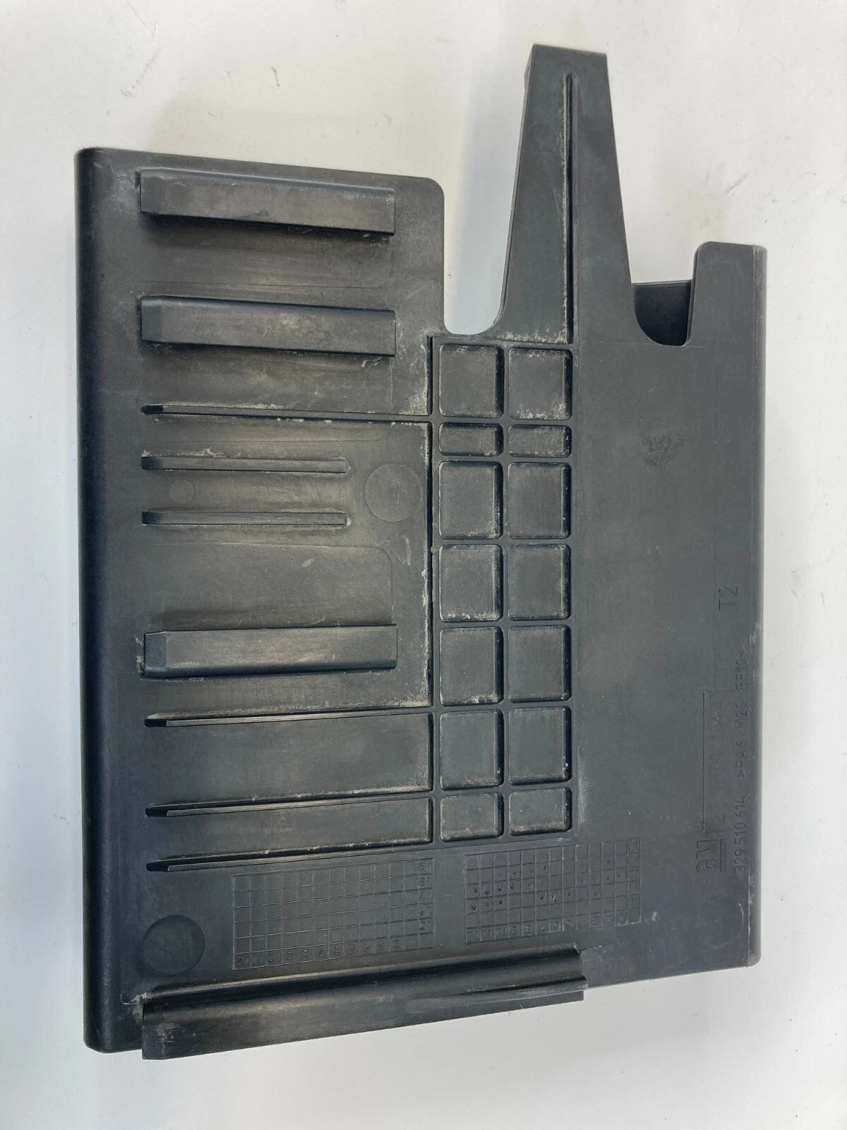 2013-2015 CHEVROLET MALIBU ENGINE CONTROL MODULE MOUNT BRACKET 22859944 OEM