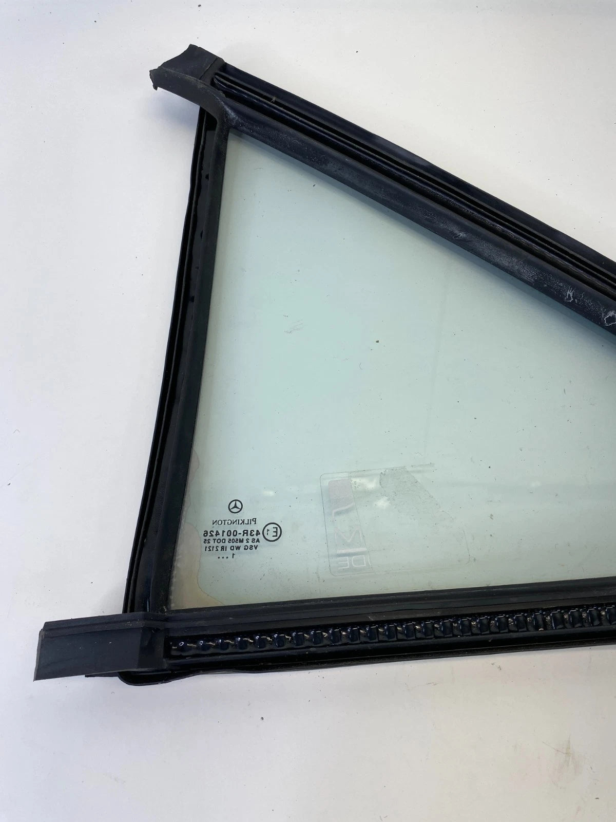 00-04 MERCEDES S-CLASS S430 REAR RIGHT DOOR WINDOW VENT GLASS FIXED 2207300220