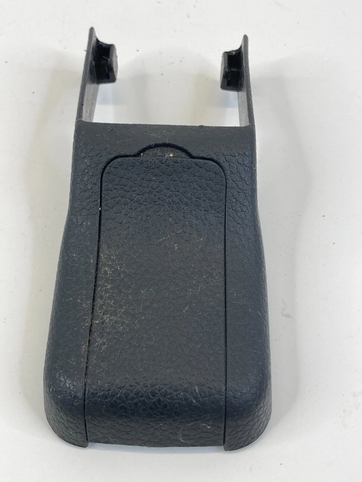 2013-2019 HYUNDAI SANTA FE FRONT LEFT SEAT TRACK END COVER TRIM SET OF 4 OEM