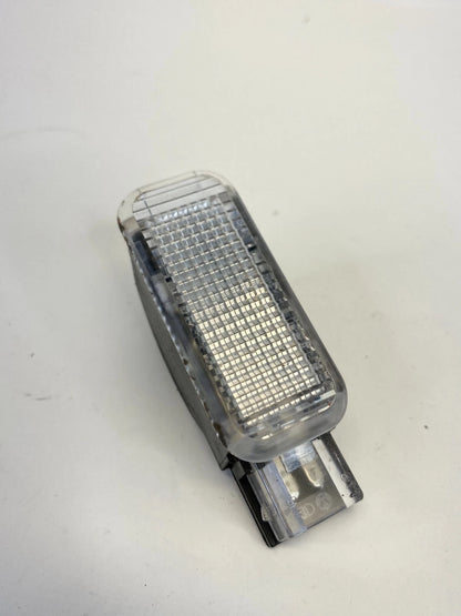 2007-2016 AUDI A4 QUATTRO FRONT RIGHT INNER DOOR PANEL COURTESY LIGHT LAMP OEM