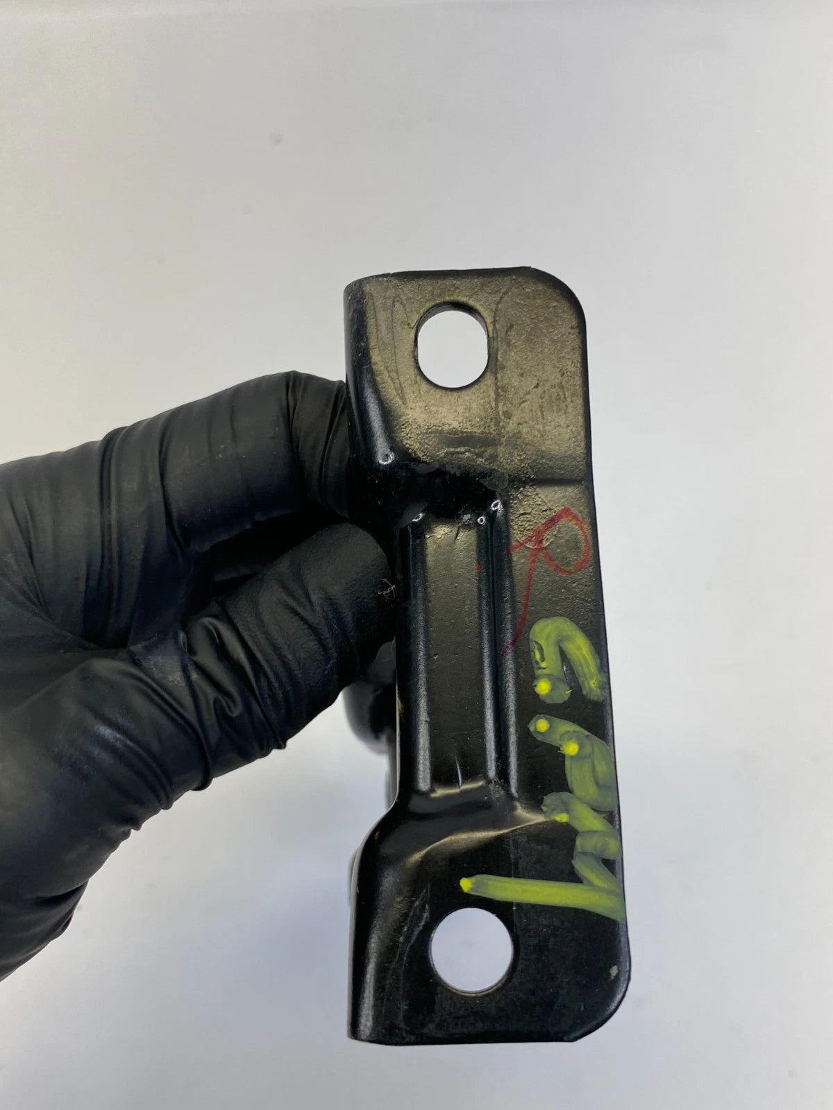 2005-2010 HONDA ODYSSEY REAR RIGHT DOOR UPPER SLIDING DOOR HINGE ROLLER RAIL