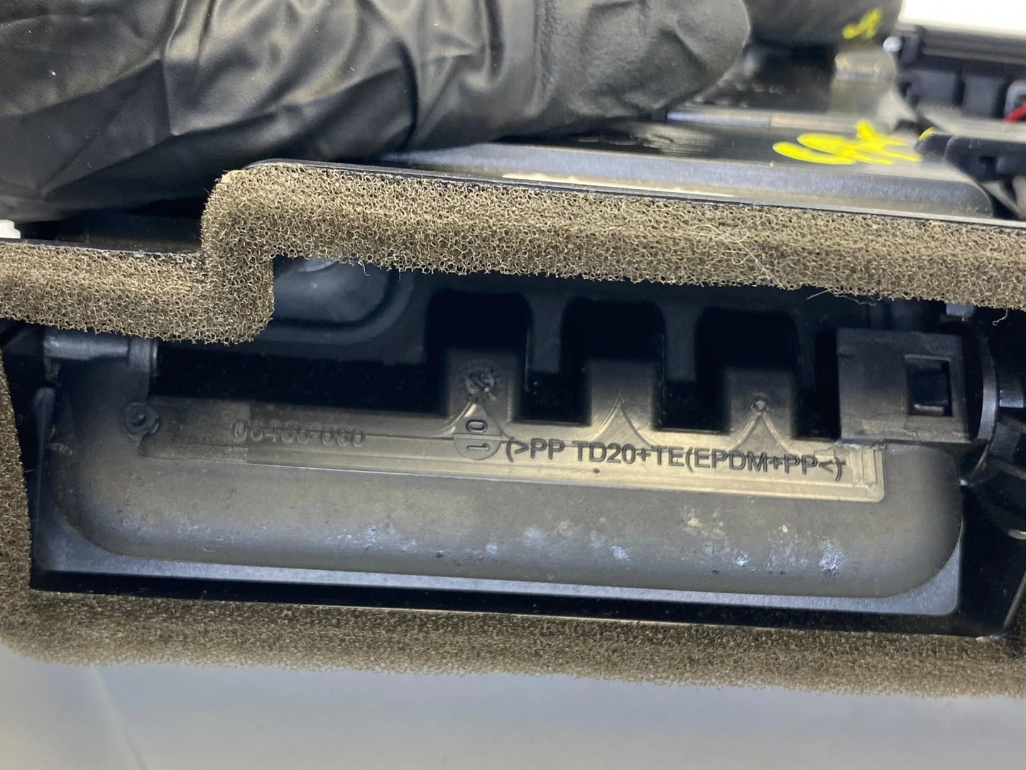 2009-2016 AUDI A5 QUATTRO DASH CENTER A/C AIR VENT OUTLET DUCT 8T1-820-951-C OEM