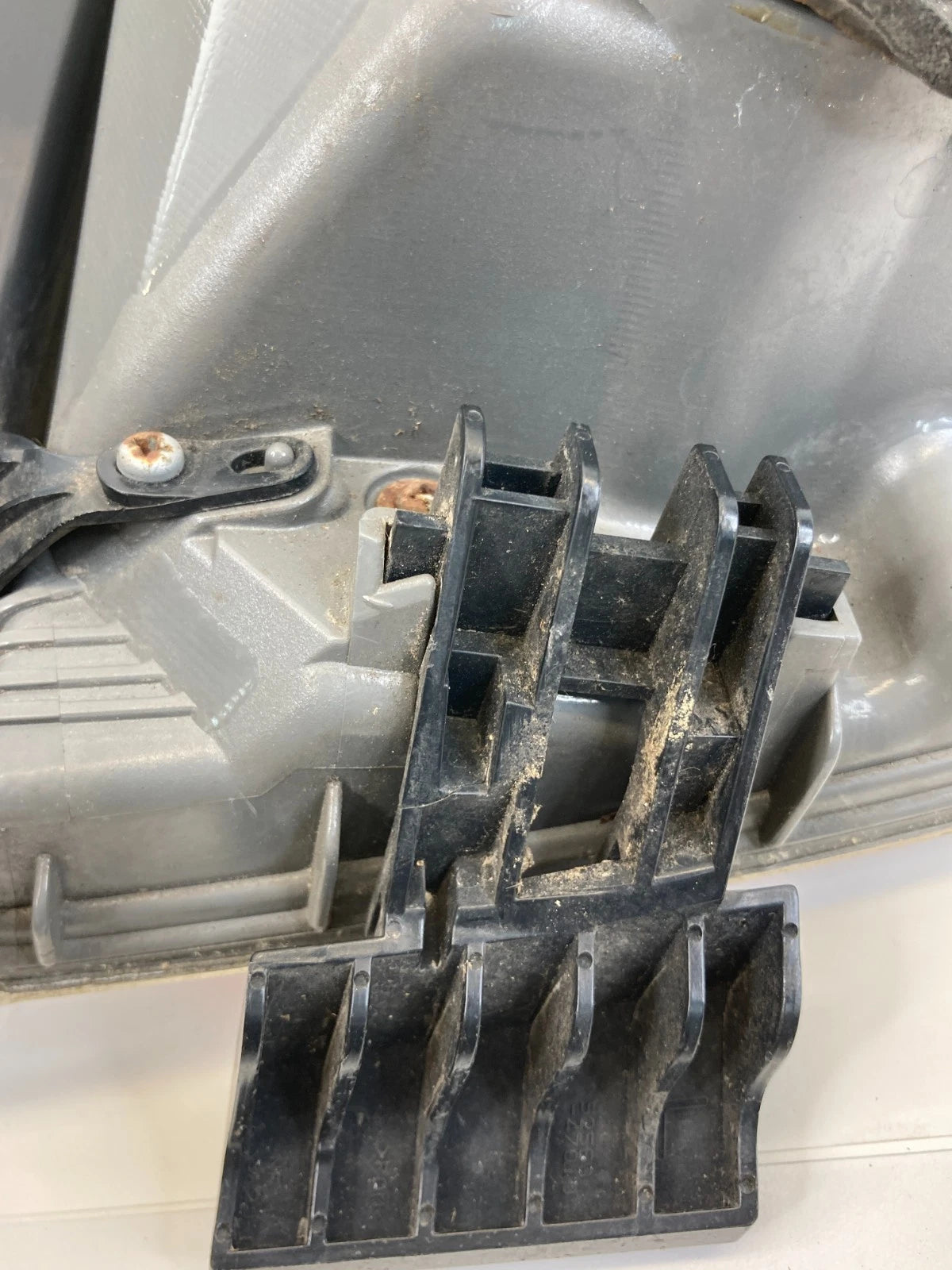 2010 2011 10 11 TOYOTA PRIUS REAR LEFT DRIVER TAIL LIGHT TAILLIGHT ASSEMBLY OEM