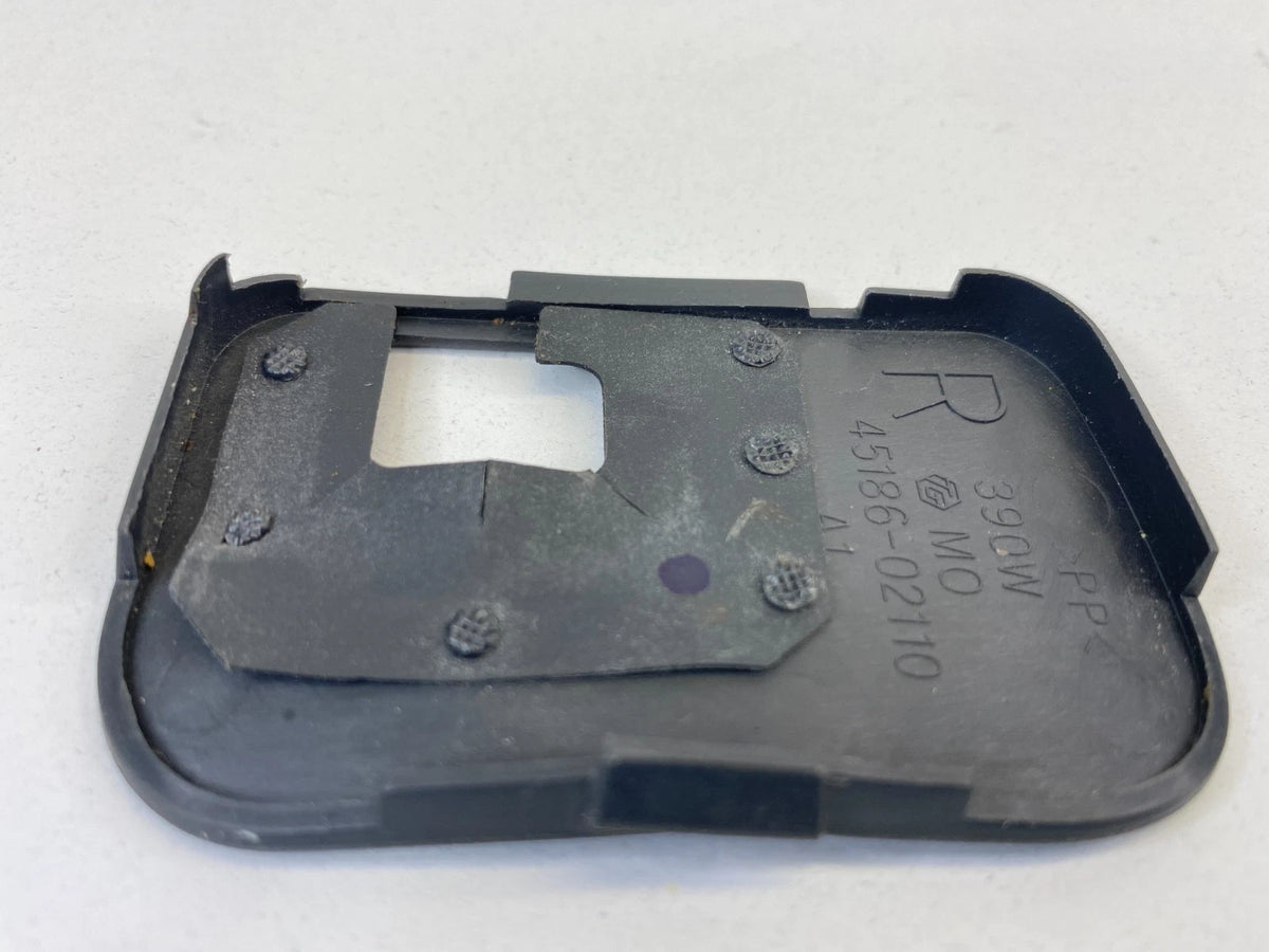09-13 COROLLA 09 10 MATRIX STEERING WHEEL RIGHT HOLE COVER TRIM 45186-02110 OEM