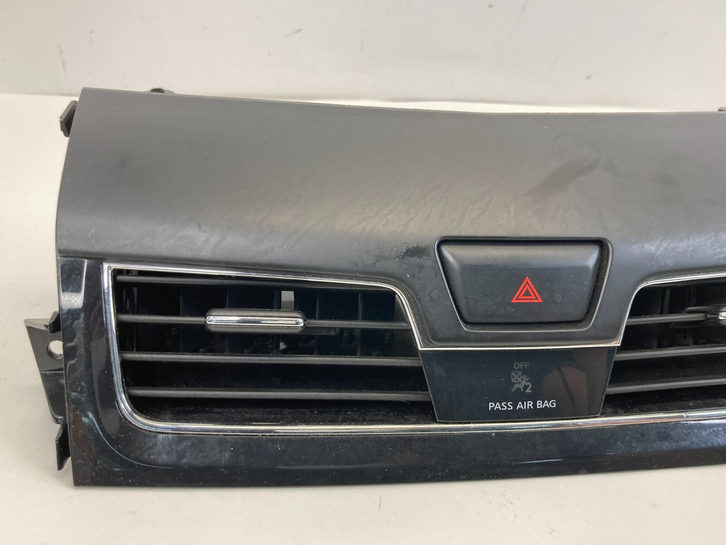 2013-2015 Nissan Altima Dash Center A/C Air Vent Grille Trim Panel 68750-3TA0A