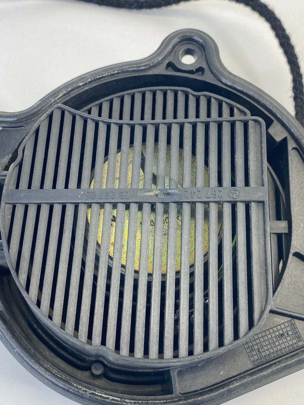 2000-2006 MERCEDES-BENZ S500 REAR RIGHT DOOR AUDIO SYSTEM SPEAKER 2208201602 OEM