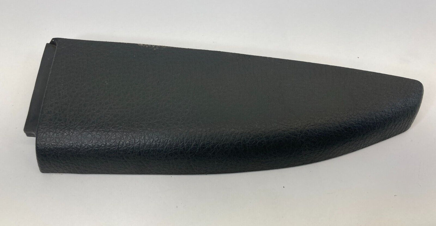 2010-2013 Kia Soul Front Right Side Door Panel Armrest Arm Rest 82720-2K000 OEM