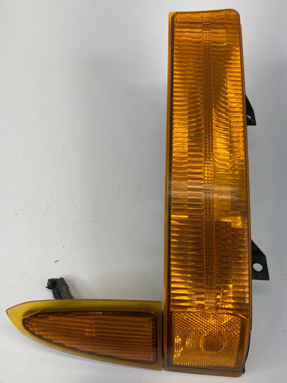 99-01 FORD F250 F350 SUPER DUTY RIGHT TURN SIGNAL PARKING LIGHT ASYXC3413B220A