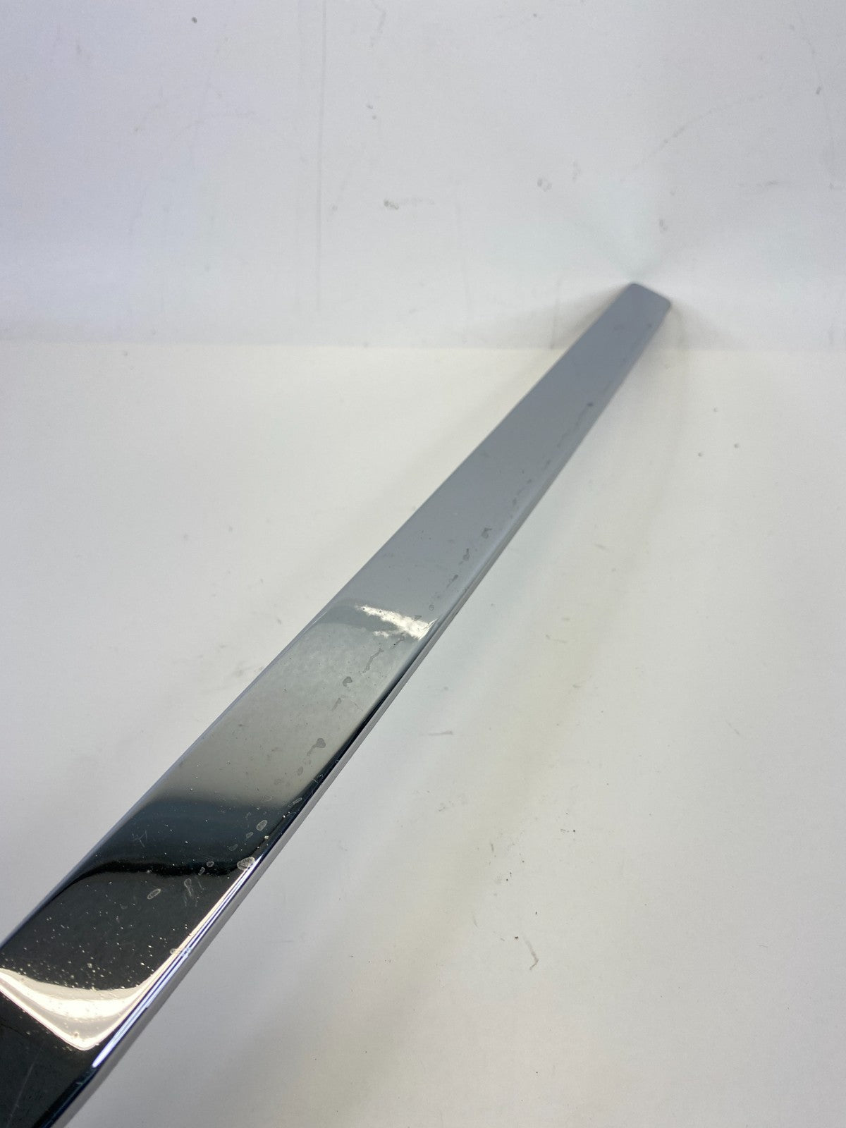 2004-2009 Cadillac SRX Front Hood Panel Upper Trim Molding Chrome 25844085 OEM